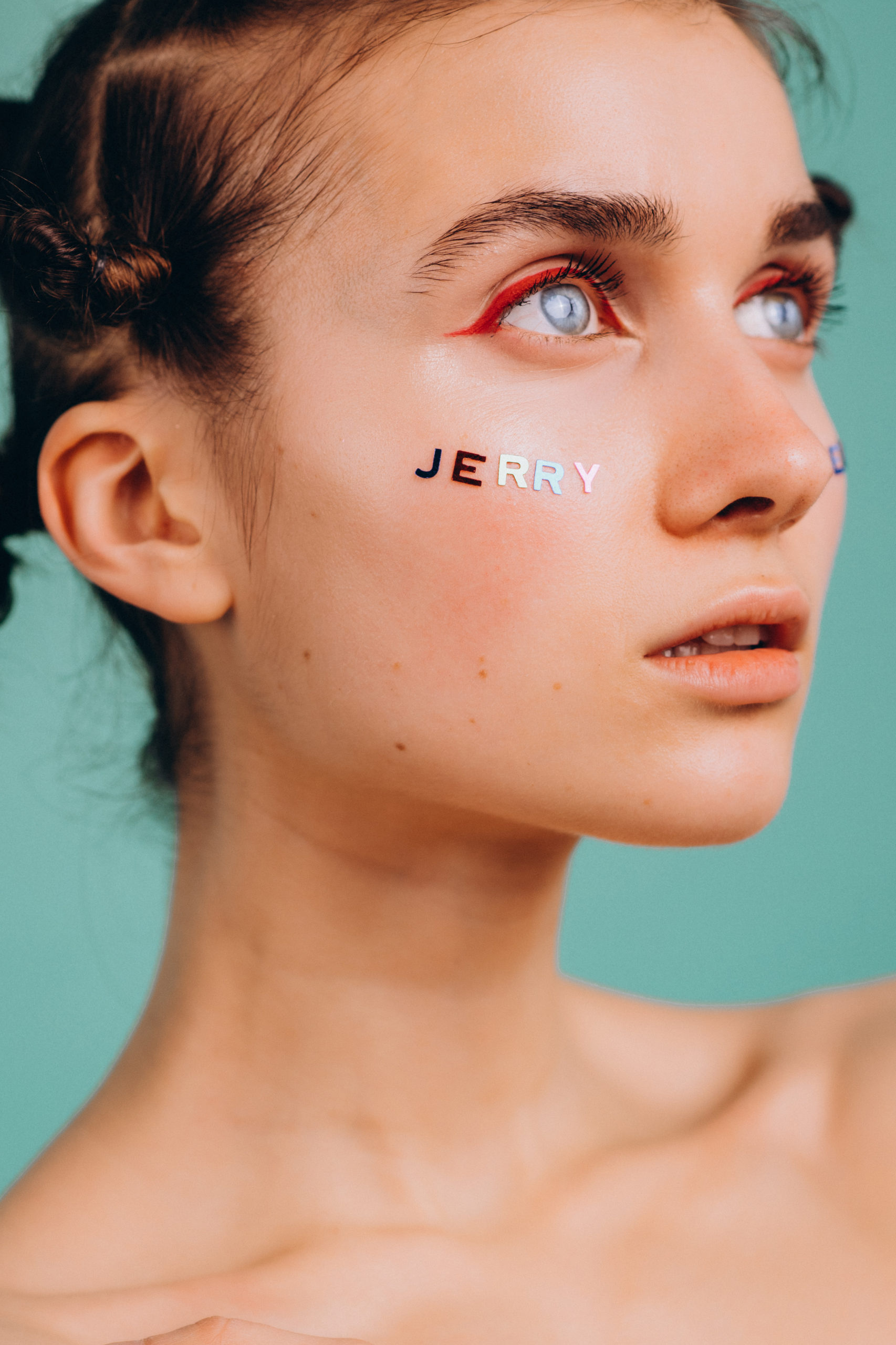 Jerry Heil, Chewing gum, Catchy tune, Pop culture, 1710x2560 HD Phone
