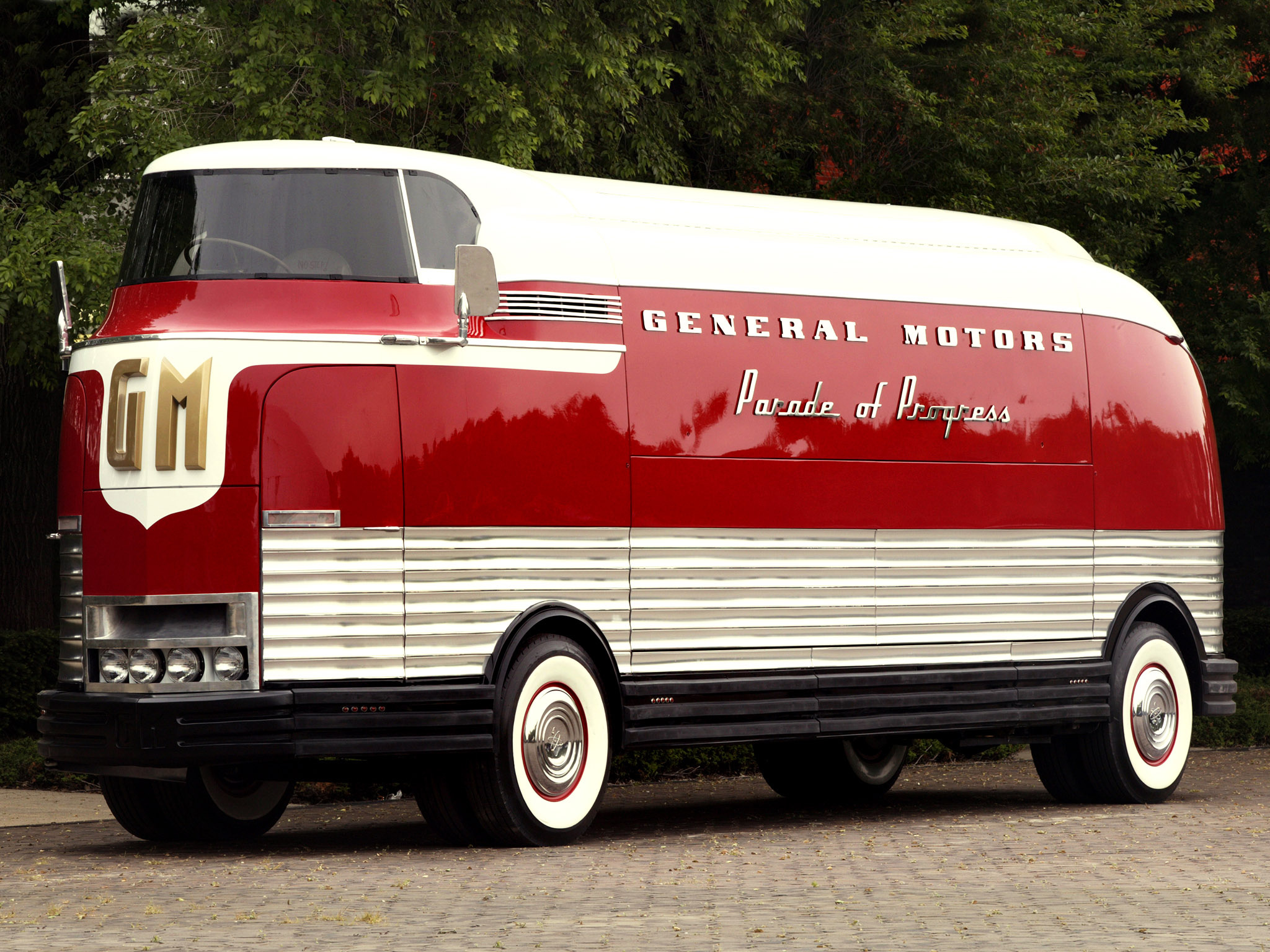 GM Futurliner, General Motors Wallpaper, 2050x1540 HD Desktop