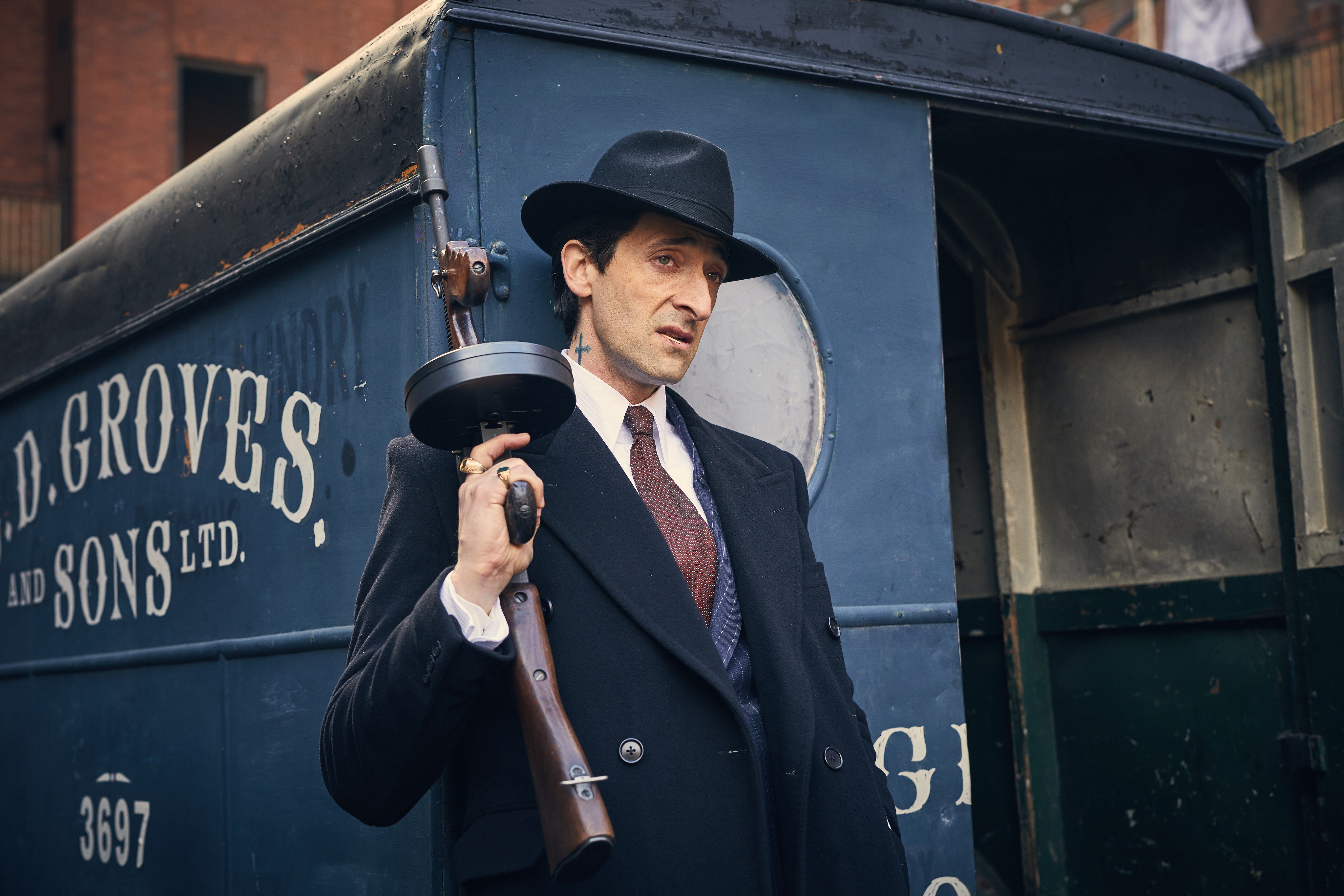Luca Changretta (Adrien Brody), Thompson submachine gun, J. D. Groves and Sons Ltd delivery van, 4K Desktop wallpaper
