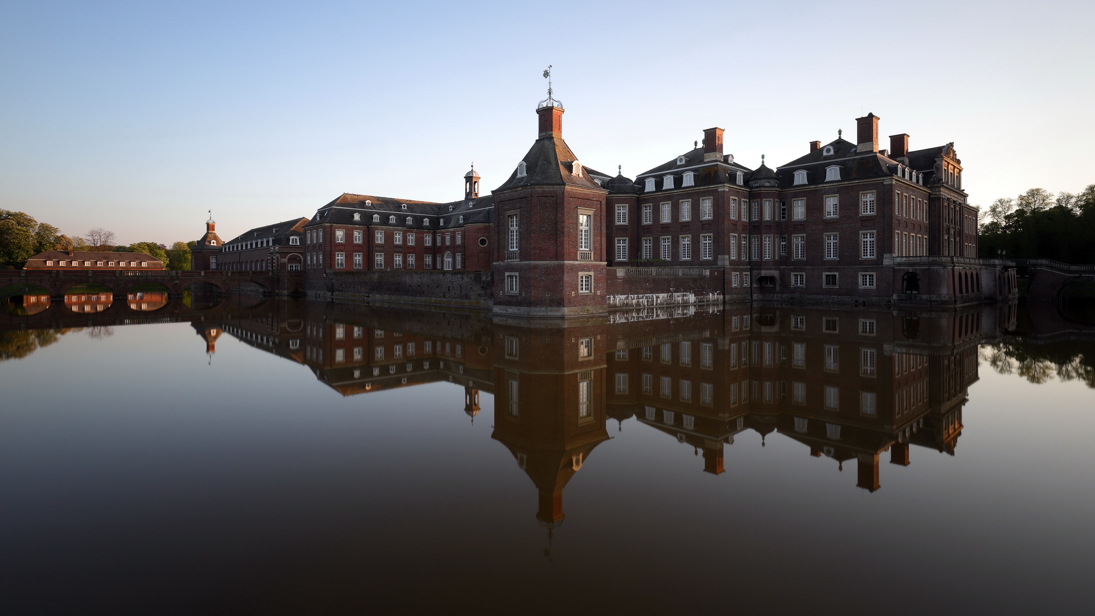The Rhine River, Schloss Nordkirchen Palace, North Rhine-Westphalia, 3840x2160 4K Desktop