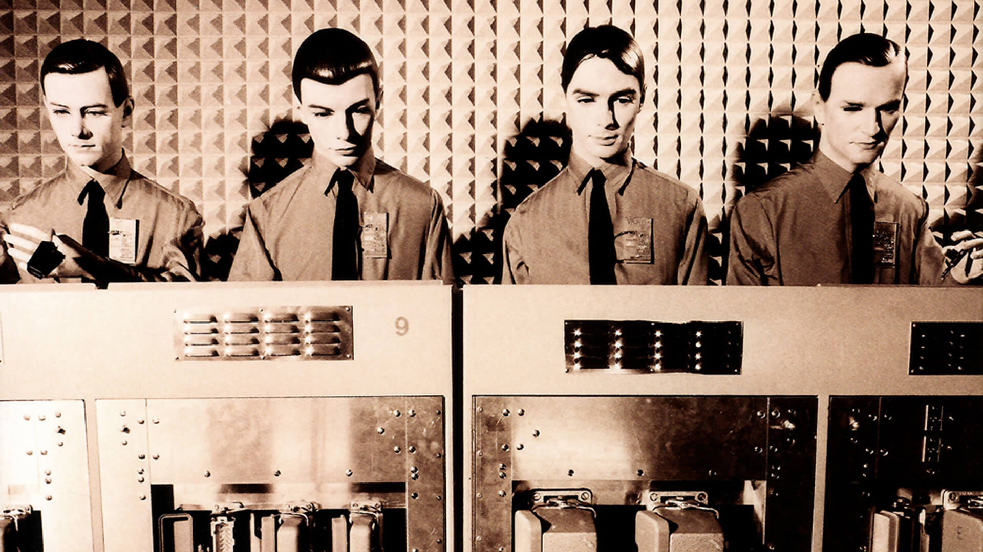 Lego robots covering Kraftwerk, Telekom Electronic Beats video, 1920x1080 Full HD Desktop