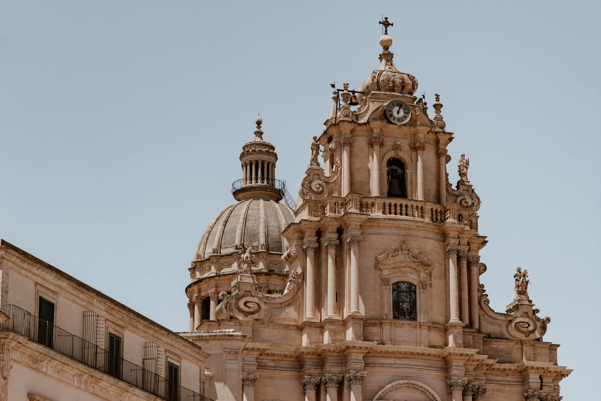 Ragusa guide, City of contrasts, Two halves, Ancient streets, 2500x1670 HD Desktop