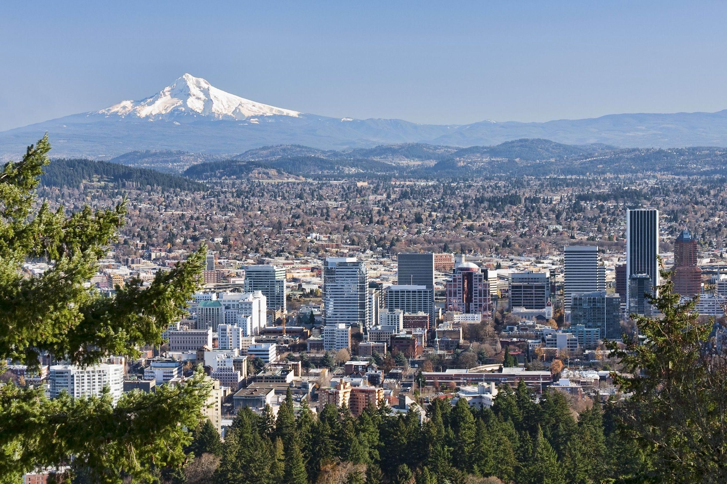 Portland Skyline, Travel destination, Urban photography, Christopher Simpson's post, 2510x1680 HD Desktop