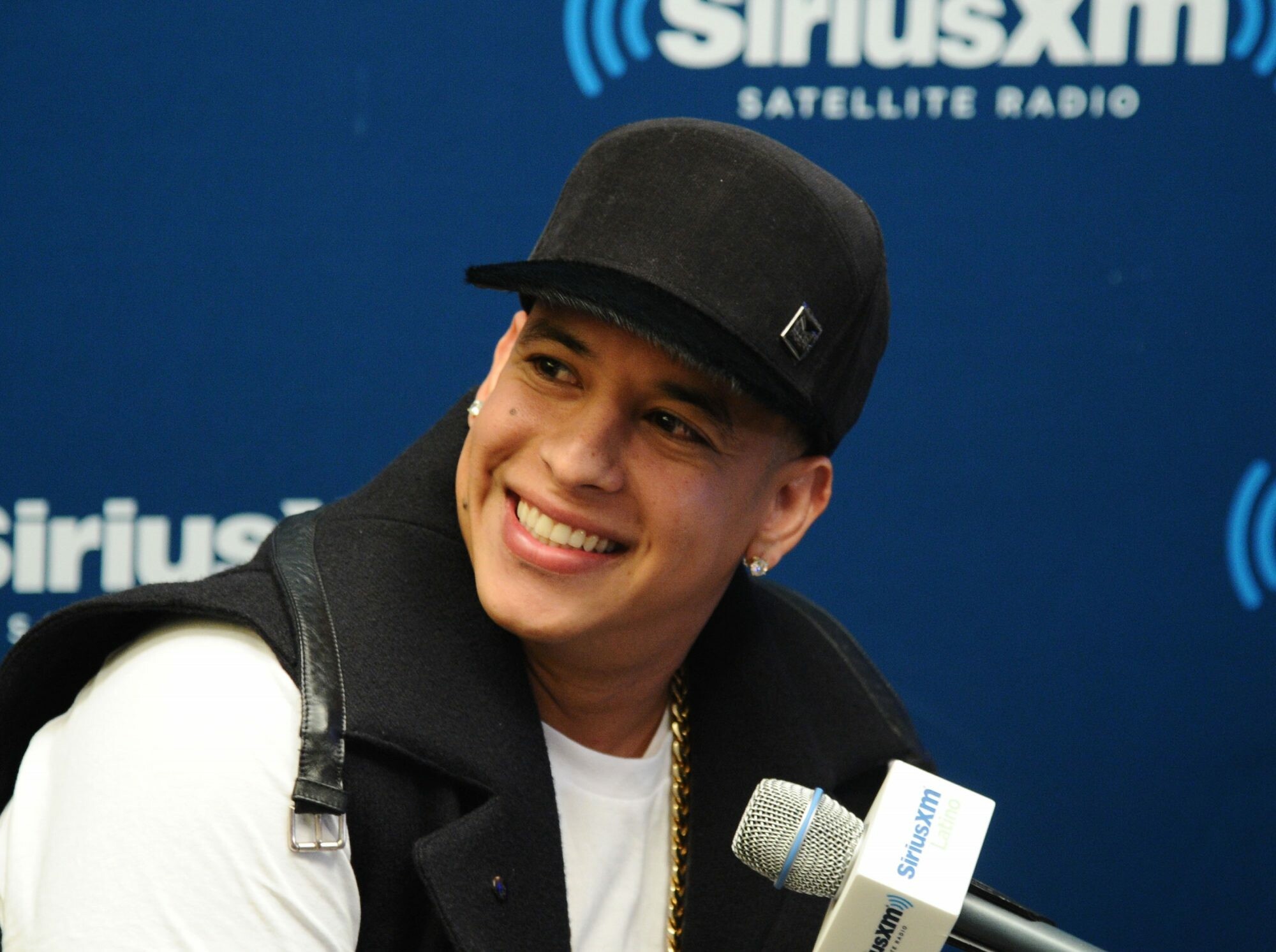 SiriusXM Studios, Daddy Yankee Wallpaper, 2000x1500 HD Desktop