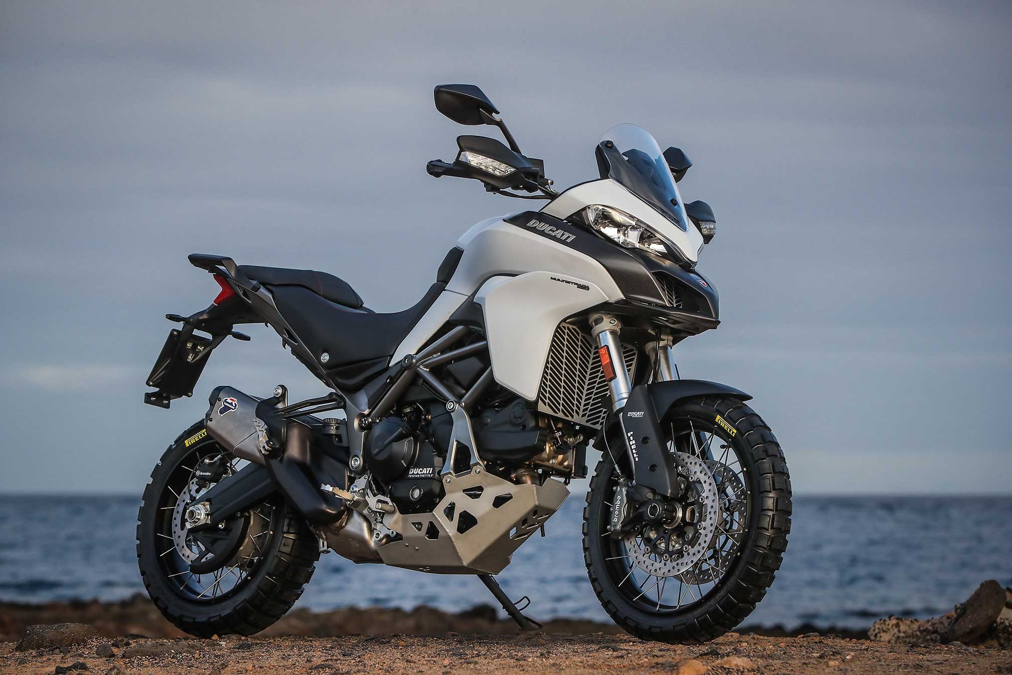 Ducati Multistrada 950, Adventurous motorbike, Sport review 2017, Striking look, 2020x1350 HD Desktop