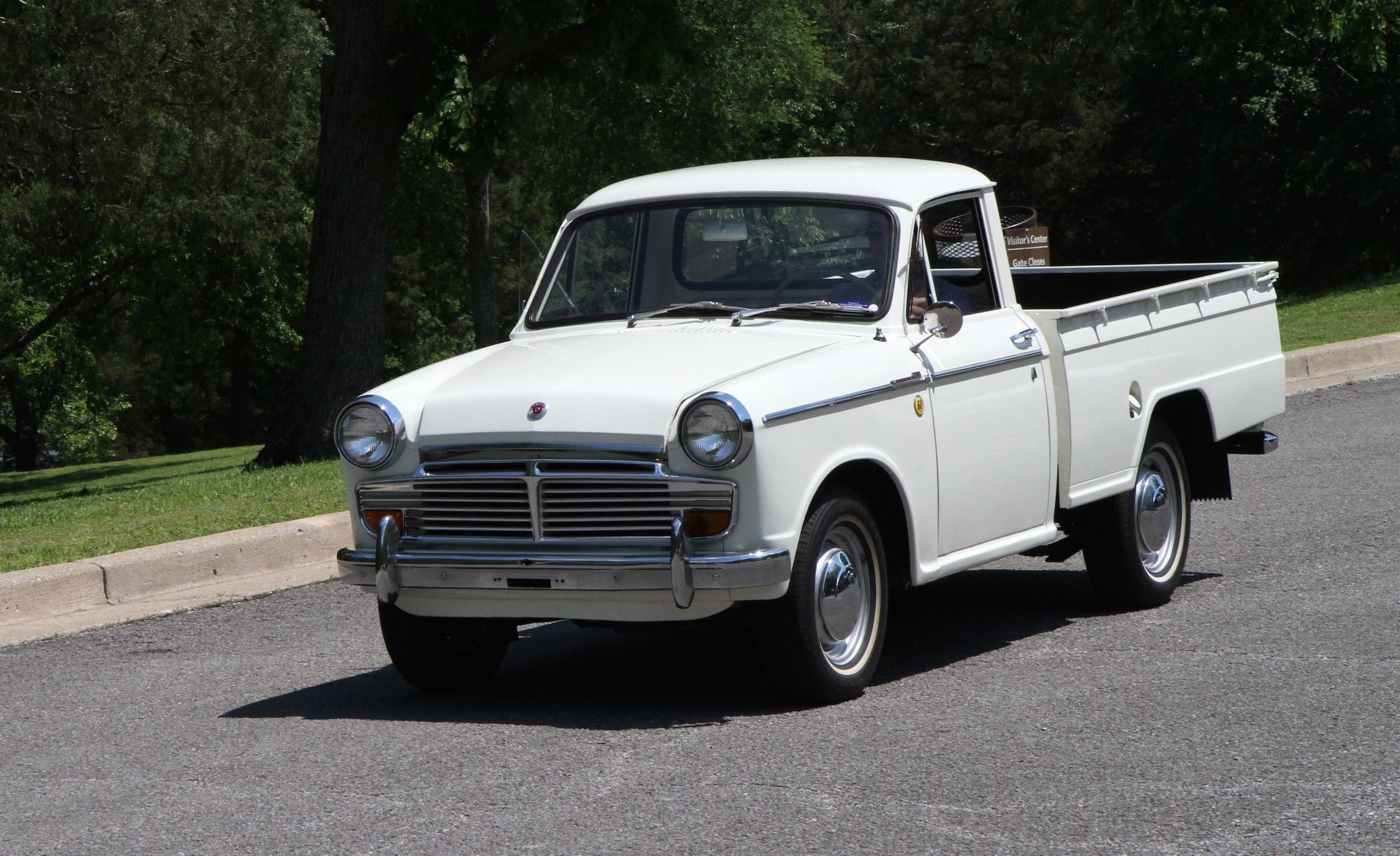320 Pickup, Datsun Wallpaper, 2250x1380 HD Desktop