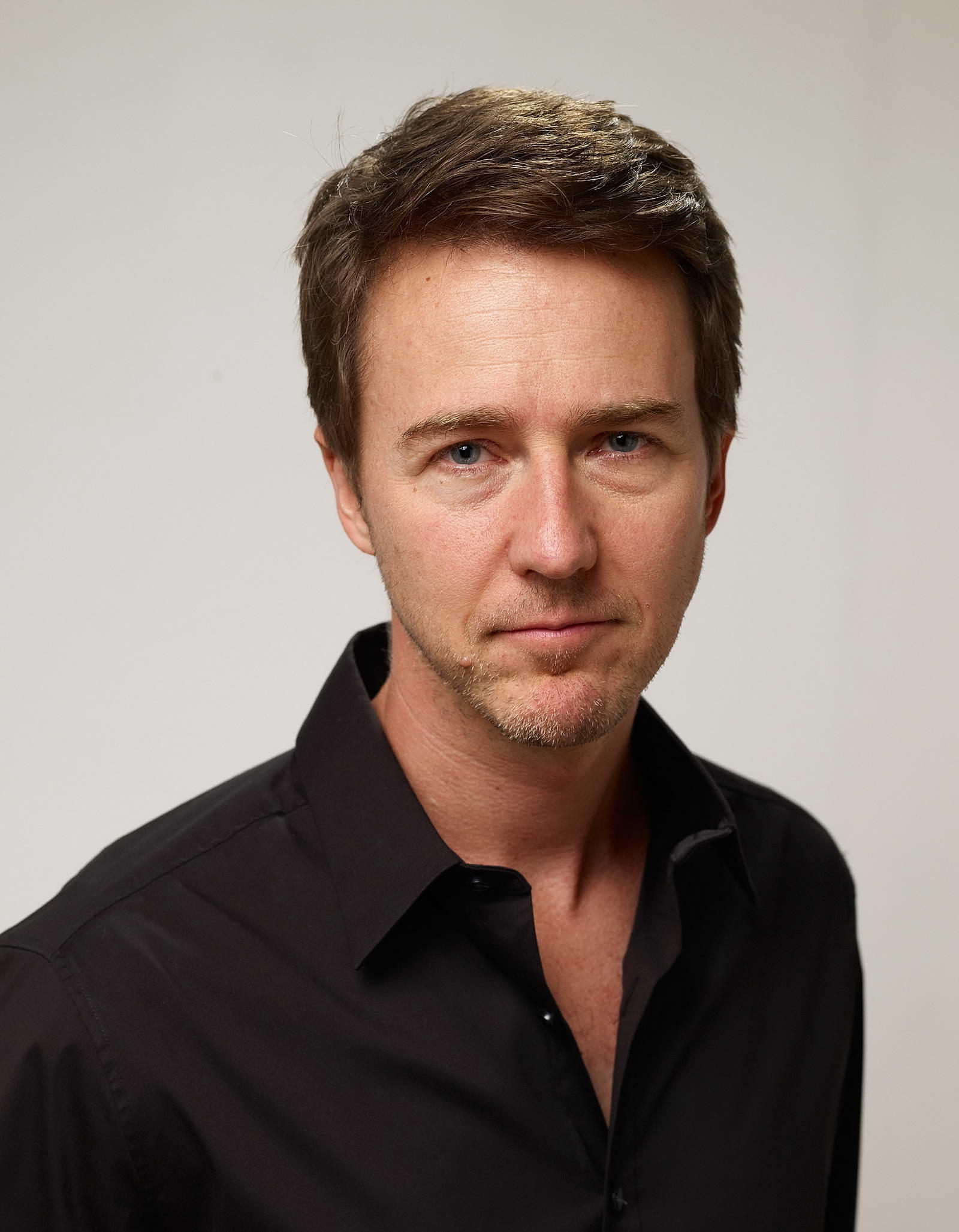 Edward Norton, Celebrities, Wallpapers, Cool, 1600x2060 HD Phone
