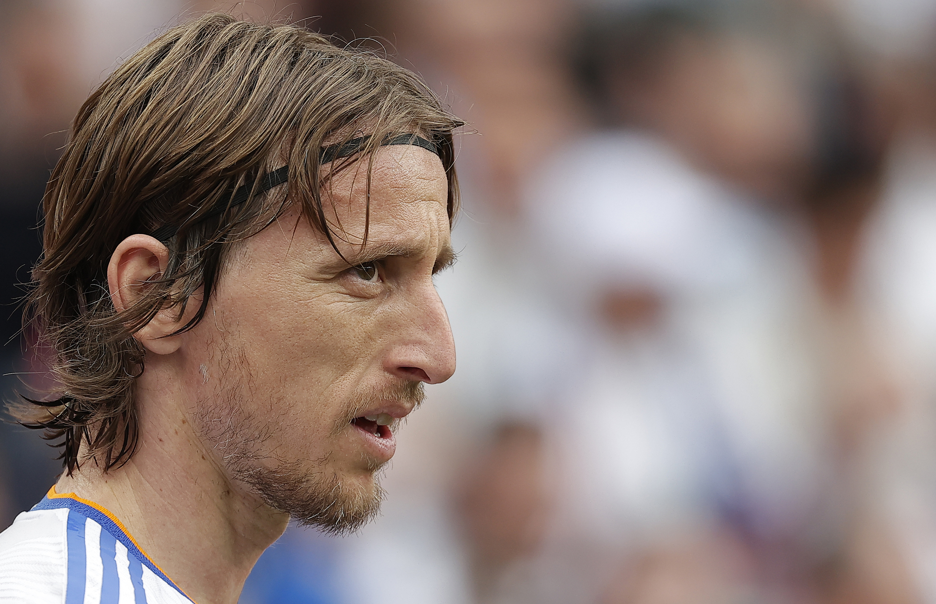 Luka Modric, Real Madrid home kit, Thin black headband, HD Desktop wallpaper