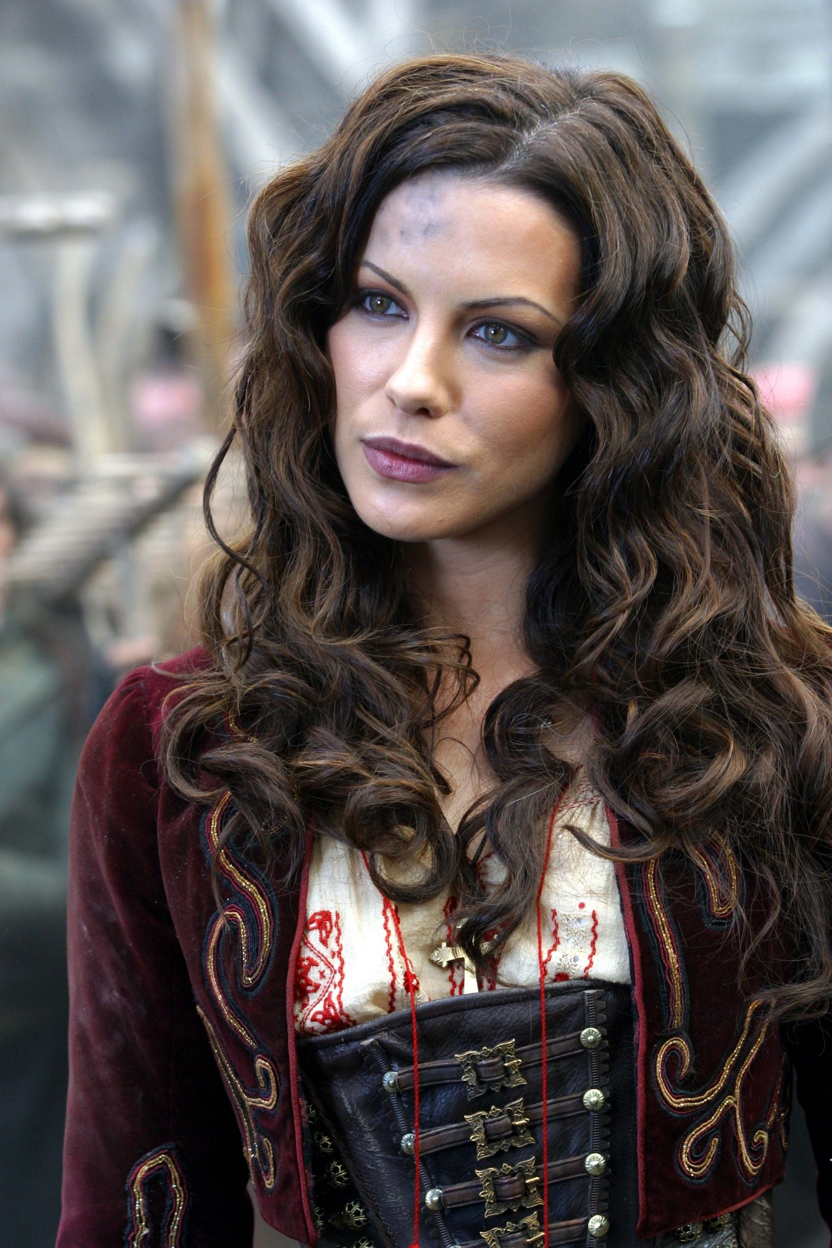 Anna Valerius, Van Helsing's ally, Fierce warrior, Undying loyalty, 1710x2560 HD Phone