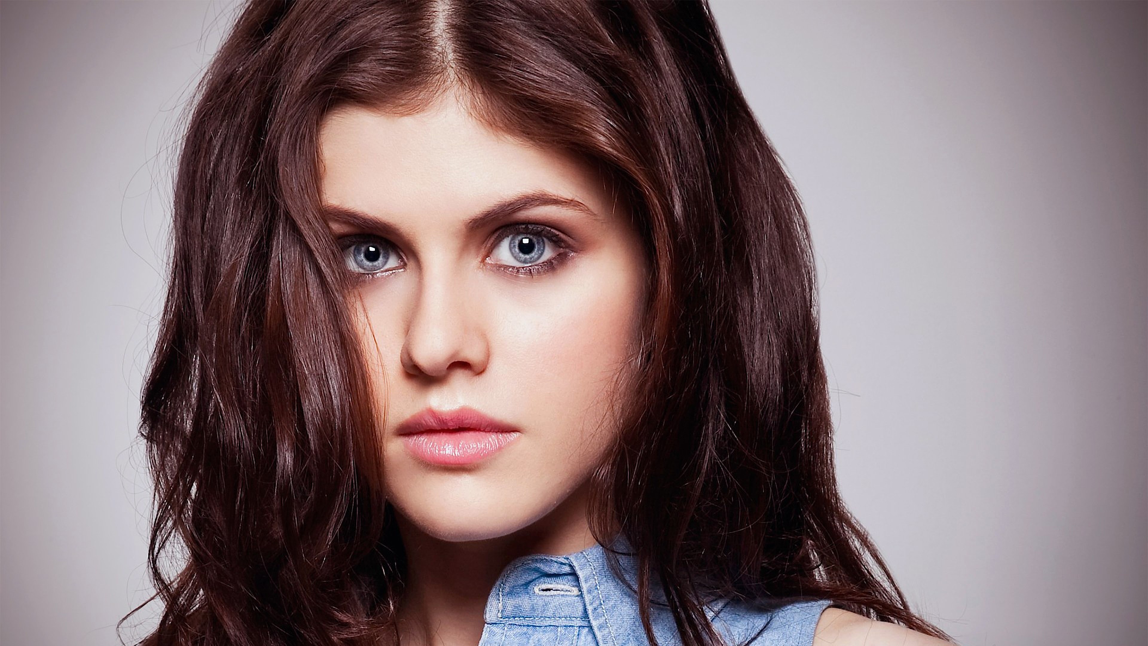 Alexandra Daddario, 4K wallpaper, Dazzling beauty, Stunning portrait, 3840x2160 4K Desktop