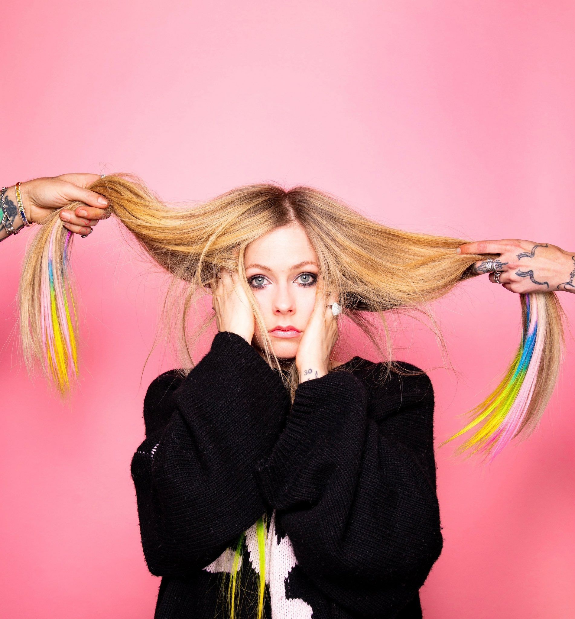 Avril Lavigne, Social media presence, Avril Lavigne style, Twitter, 1910x2050 HD Phone