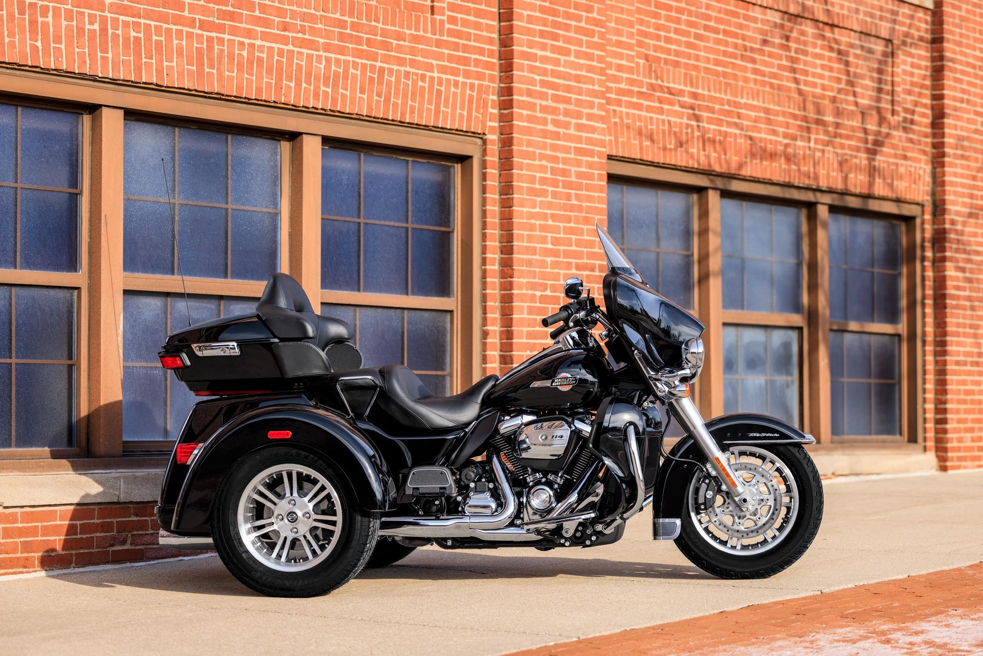 Harley-Davidson Tri Glide Ultra, Insistirati telefon, Ventilacija, Astronaut indija, 2030x1350 HD Desktop