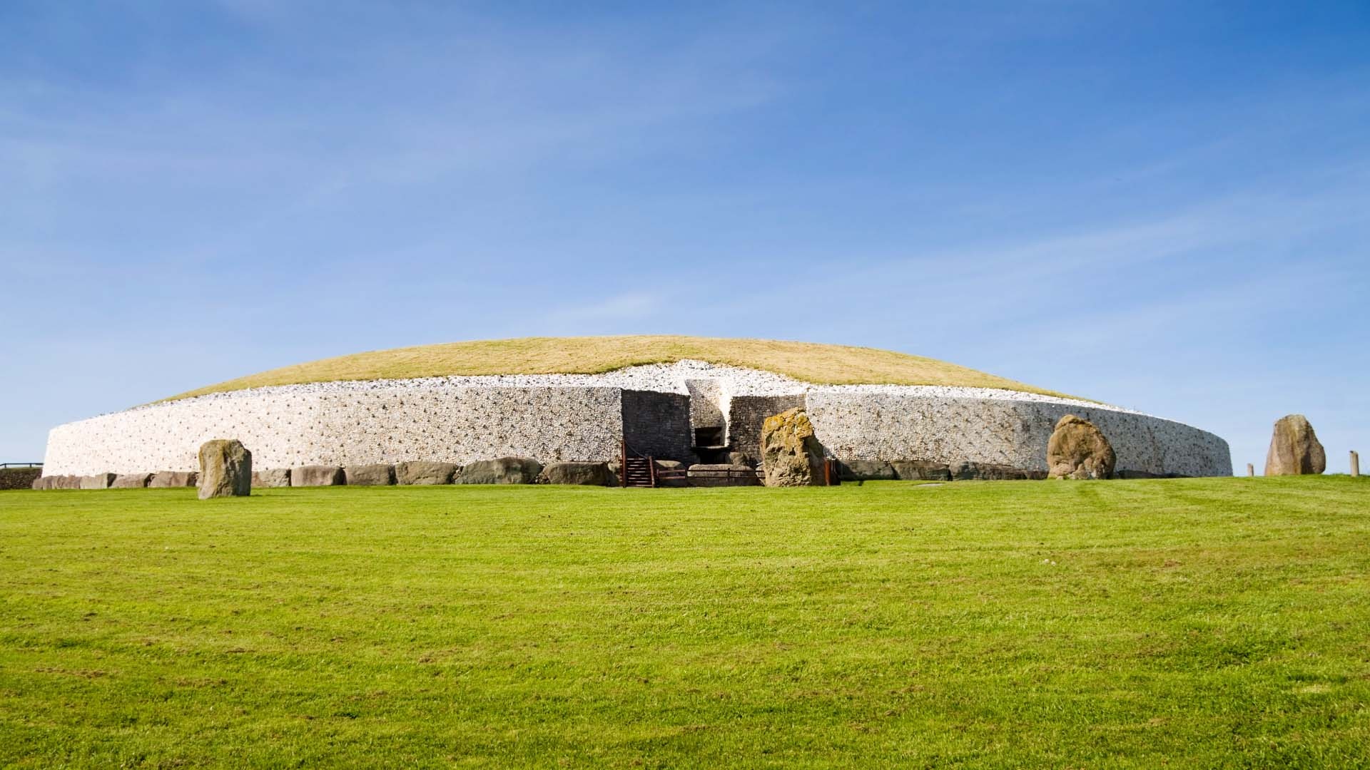 Newgrange, Travel guide, Map of Nordic visitor, Unique experience, 1920x1080 Full HD Desktop