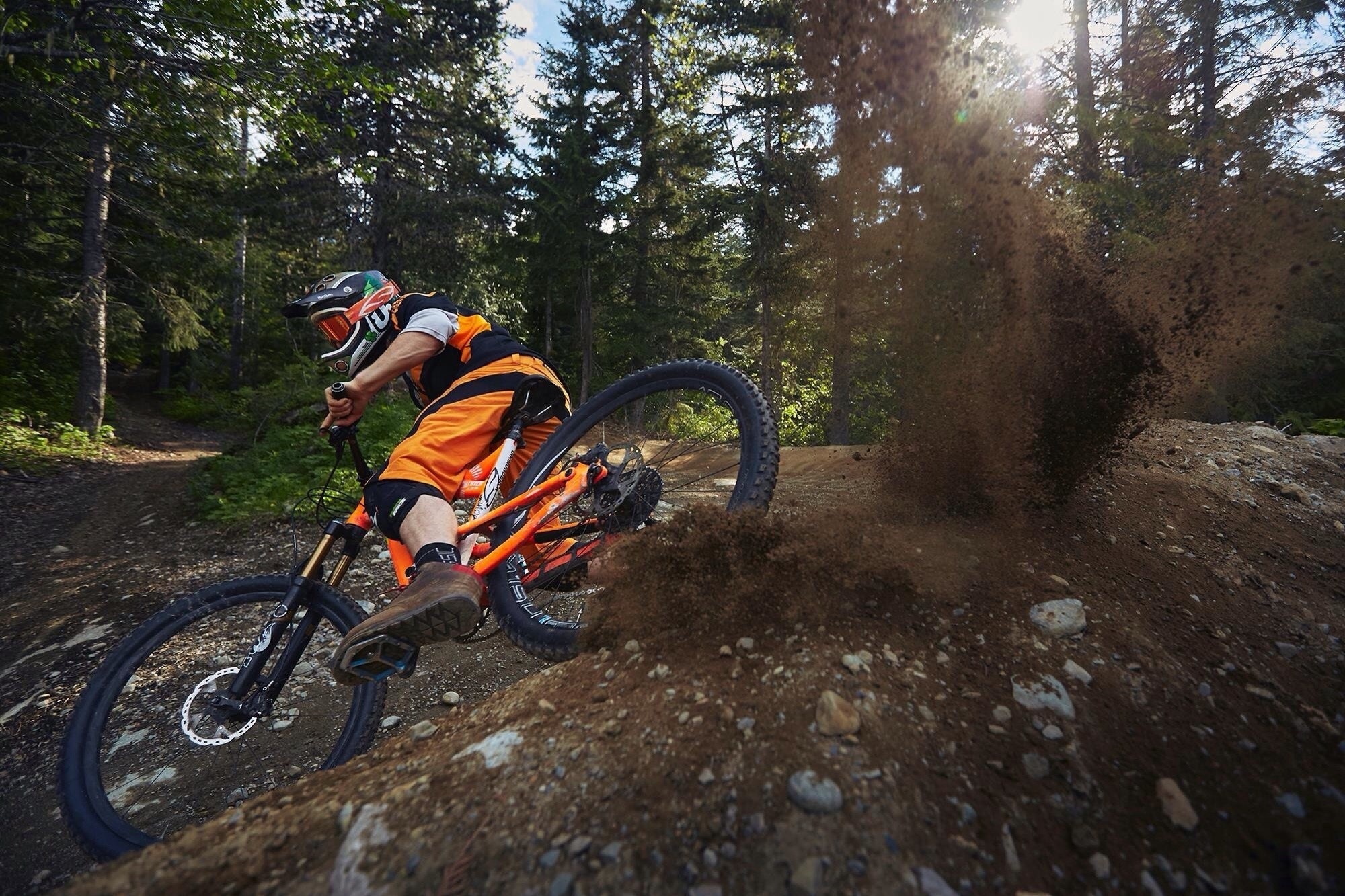 Mountain bicycles, 1440x900 resolution, 2000x1340 HD Desktop