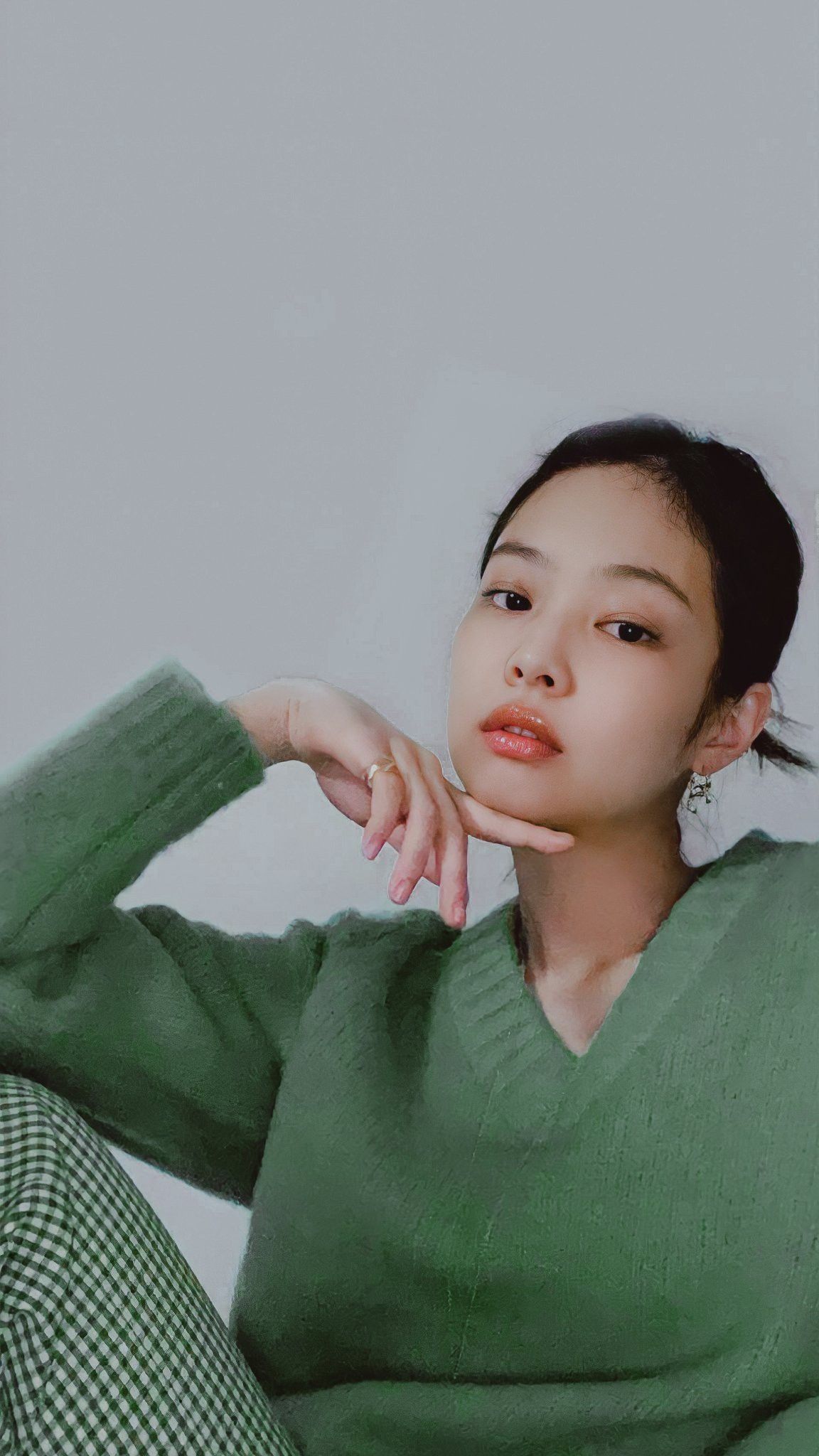 Jennie Kim, green knit sweater, green gingham pants, HD Phone wallpaper