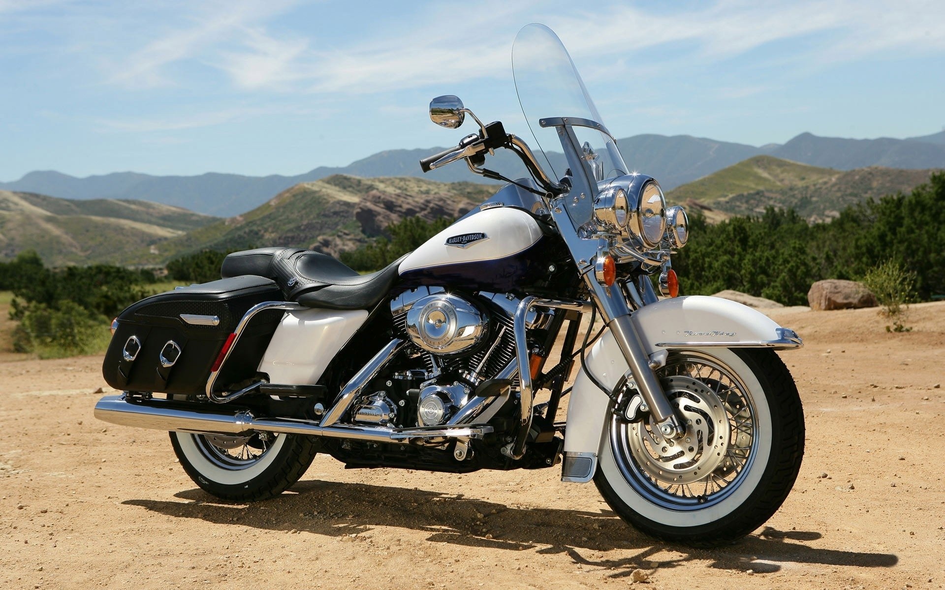 Harley-Davidson Road King, True classic, HD wallpapers, Iconic symbol, 1920x1200 HD Desktop