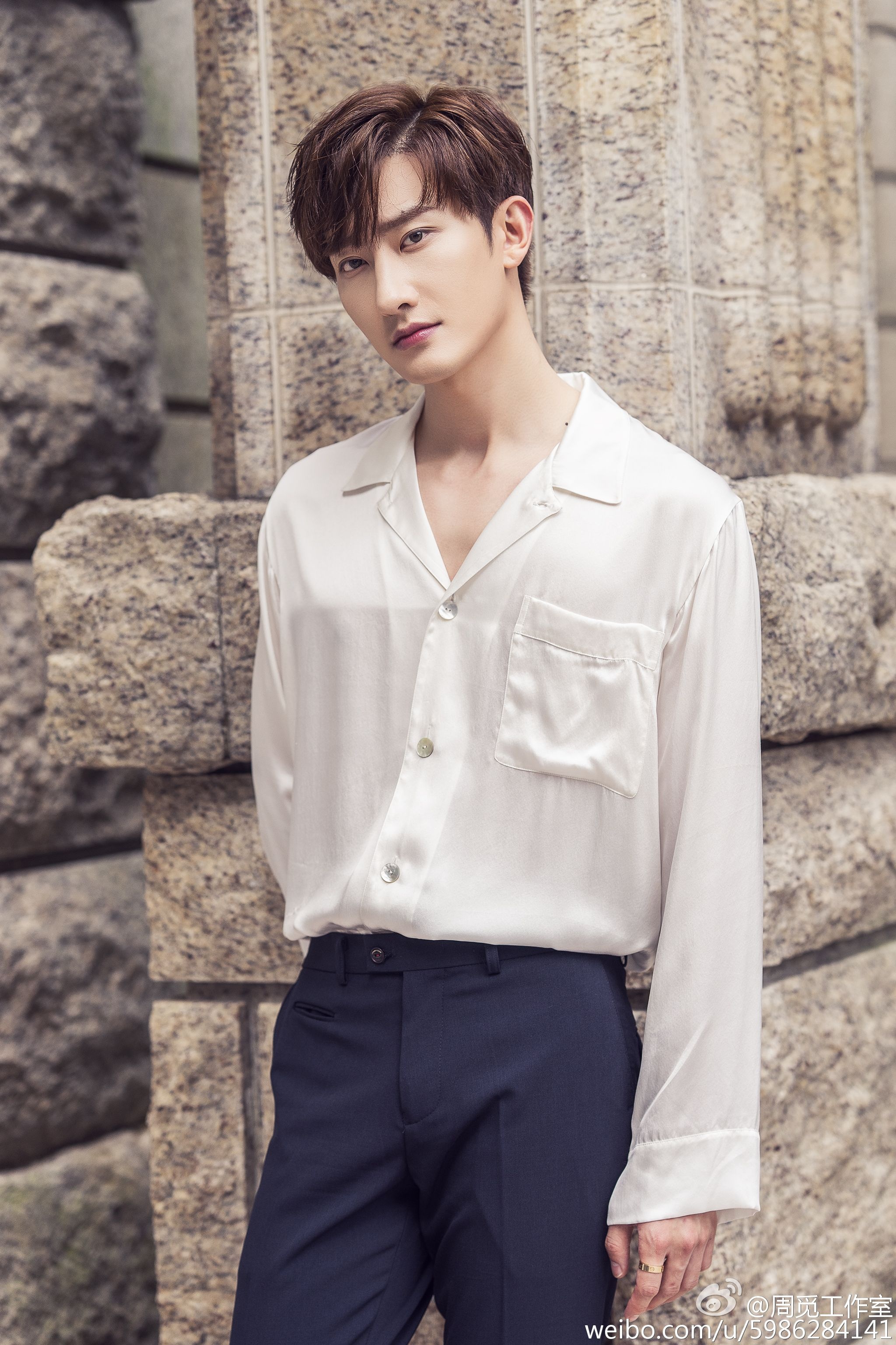 Zhou Mi, K-pop idol, Funny magazine shoot, 2050x3080 HD Phone