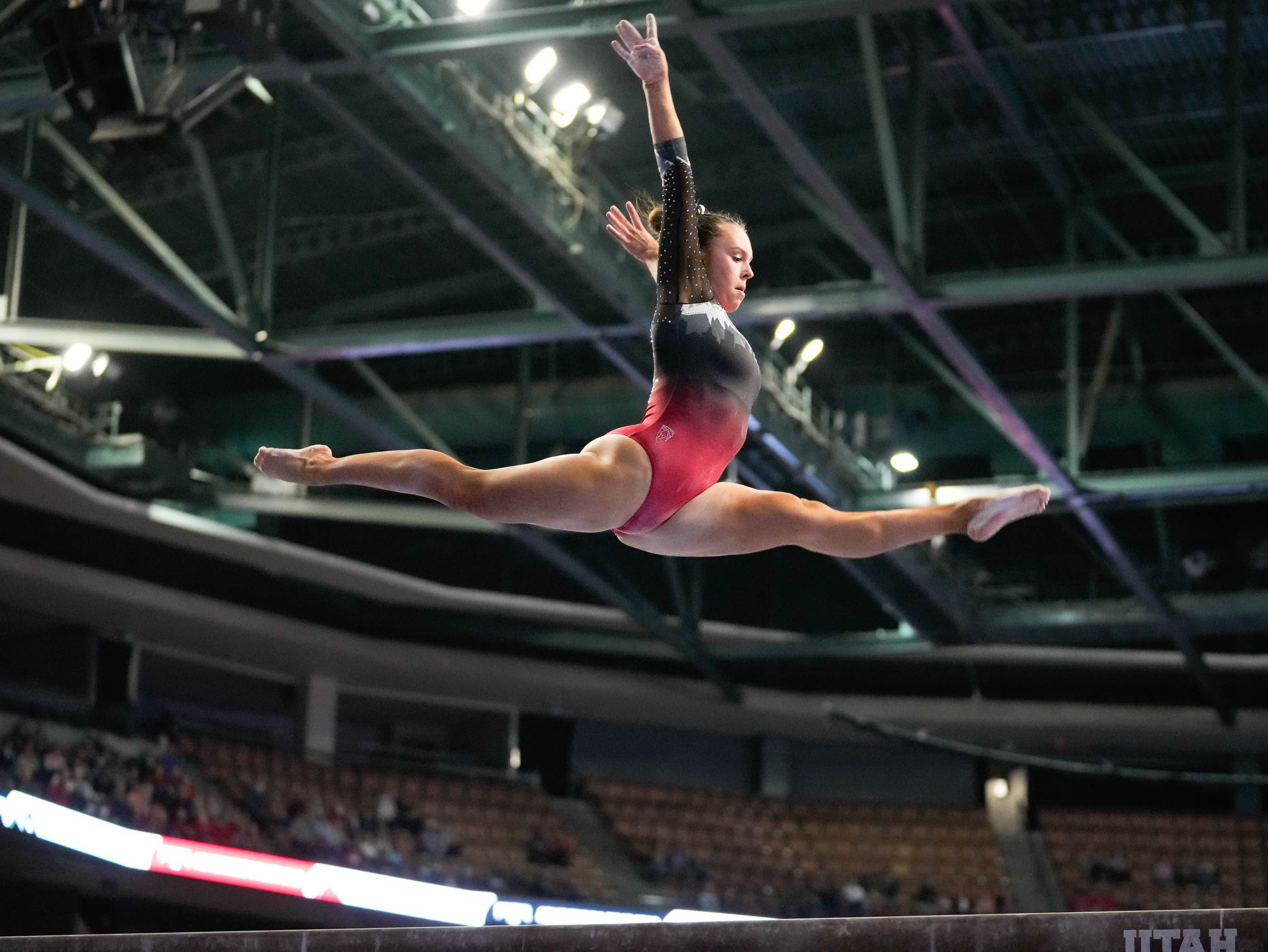 Utah gymnastics team, Season opener, Victorious start, Best of Utah meet, 2800x2110 HD Desktop