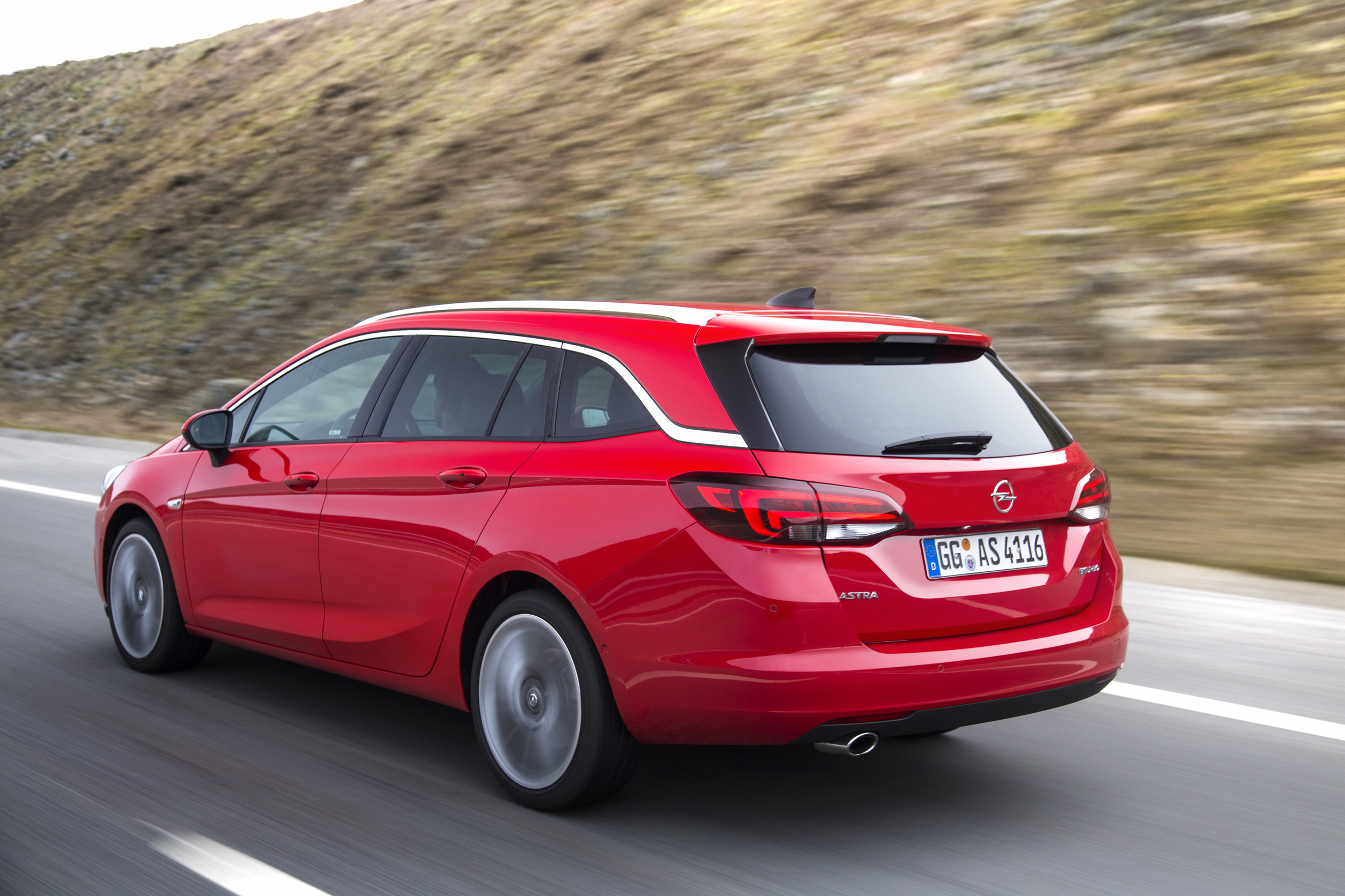 Opel Astra Sports Tourer, Rsselsheimer raumfahrtprogramm, Spacious elegance, 2510x1680 HD Desktop