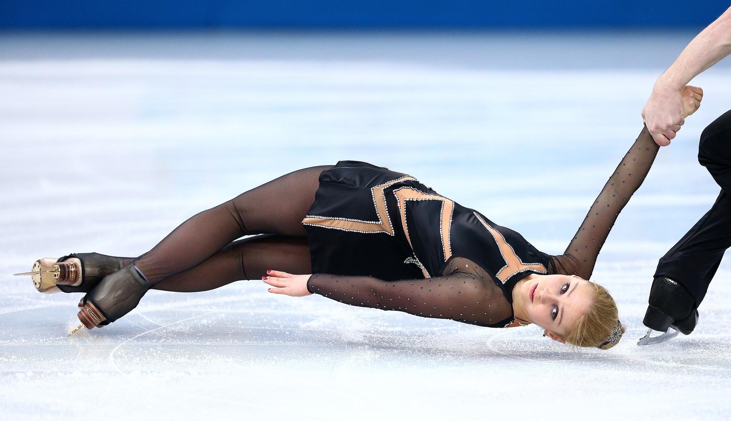 Figure Skating, Elegance, Graceful, Artistry, 2500x1440 HD Desktop