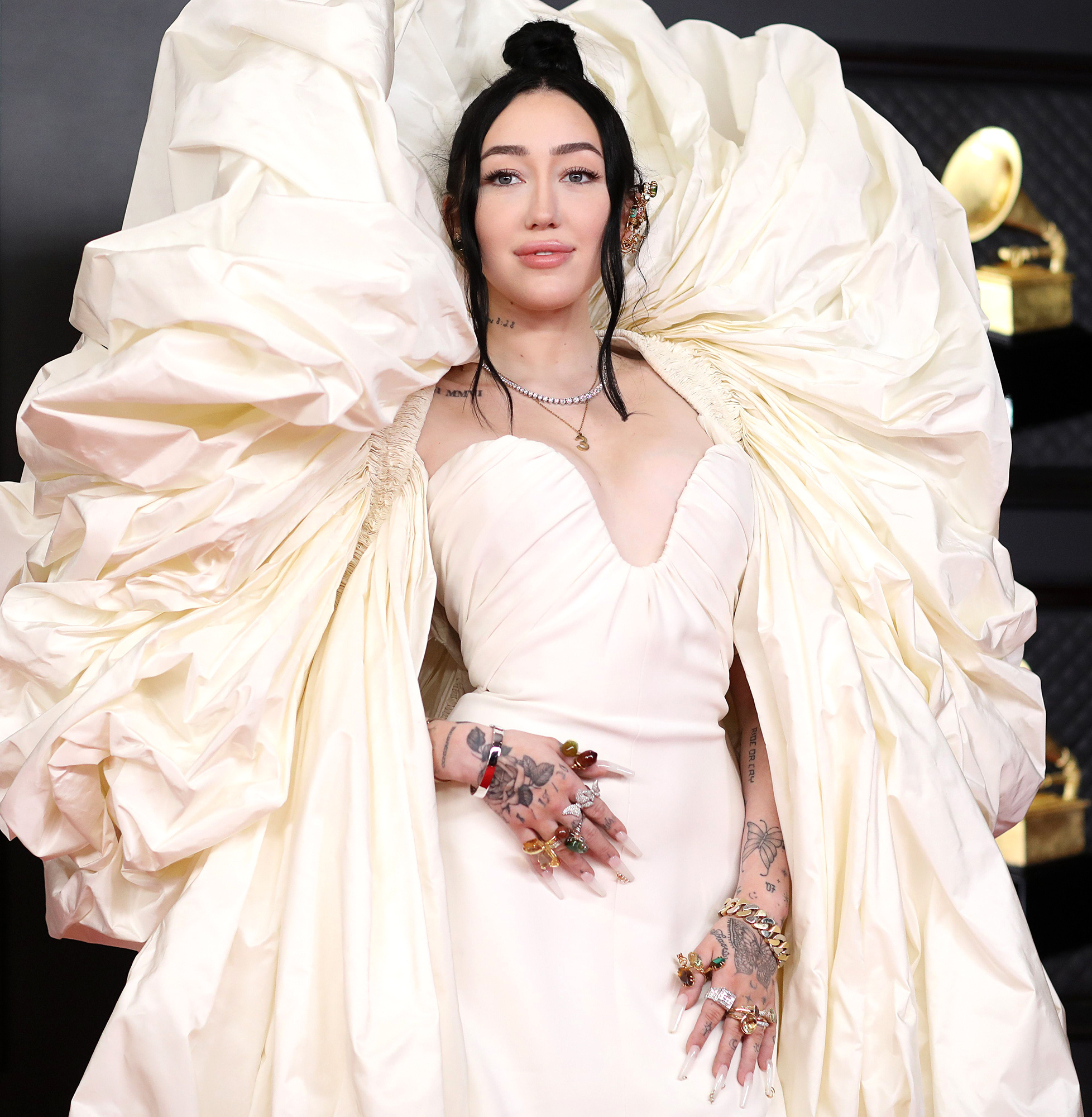 Noah Cyrus, Celebs, Net worth, Money, 1960x2000 HD Phone