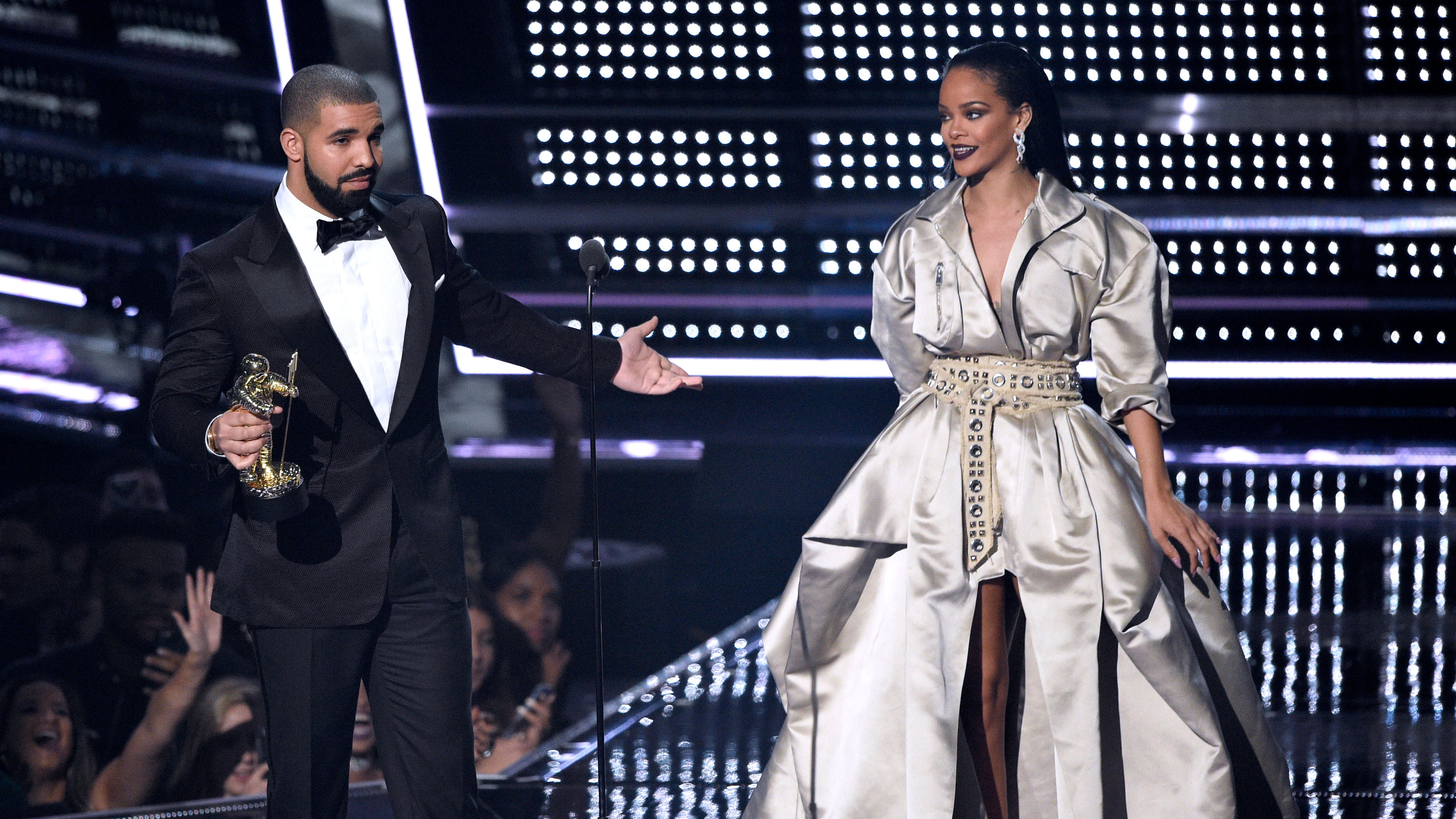 MTV Video Music Awards, Playground for the next generation, Music's biggest night, Unforgettable experience, 3000x1690 HD Desktop