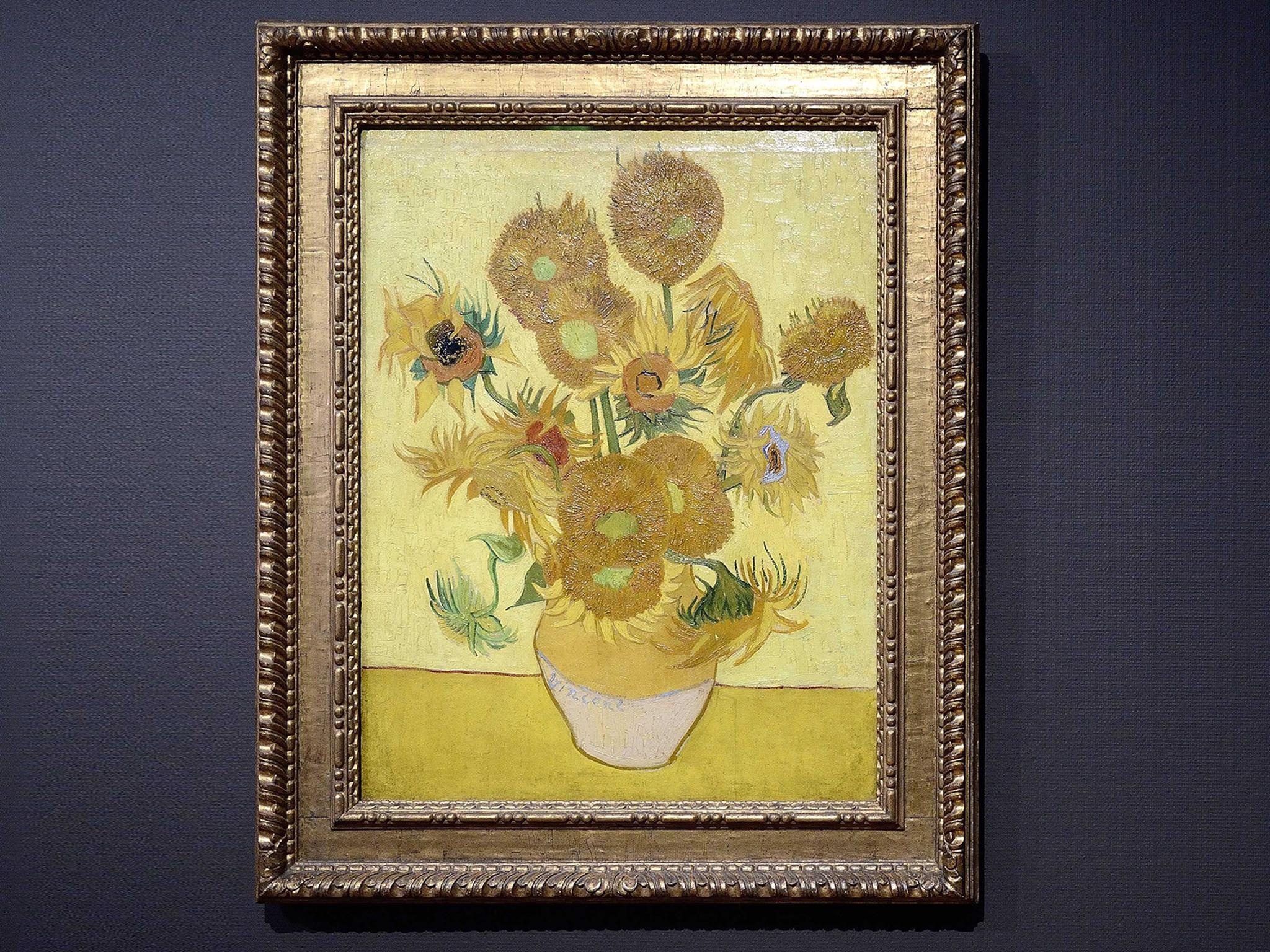 Van Gogh Museum, Shop, Discounts, 2050x1540 HD Desktop