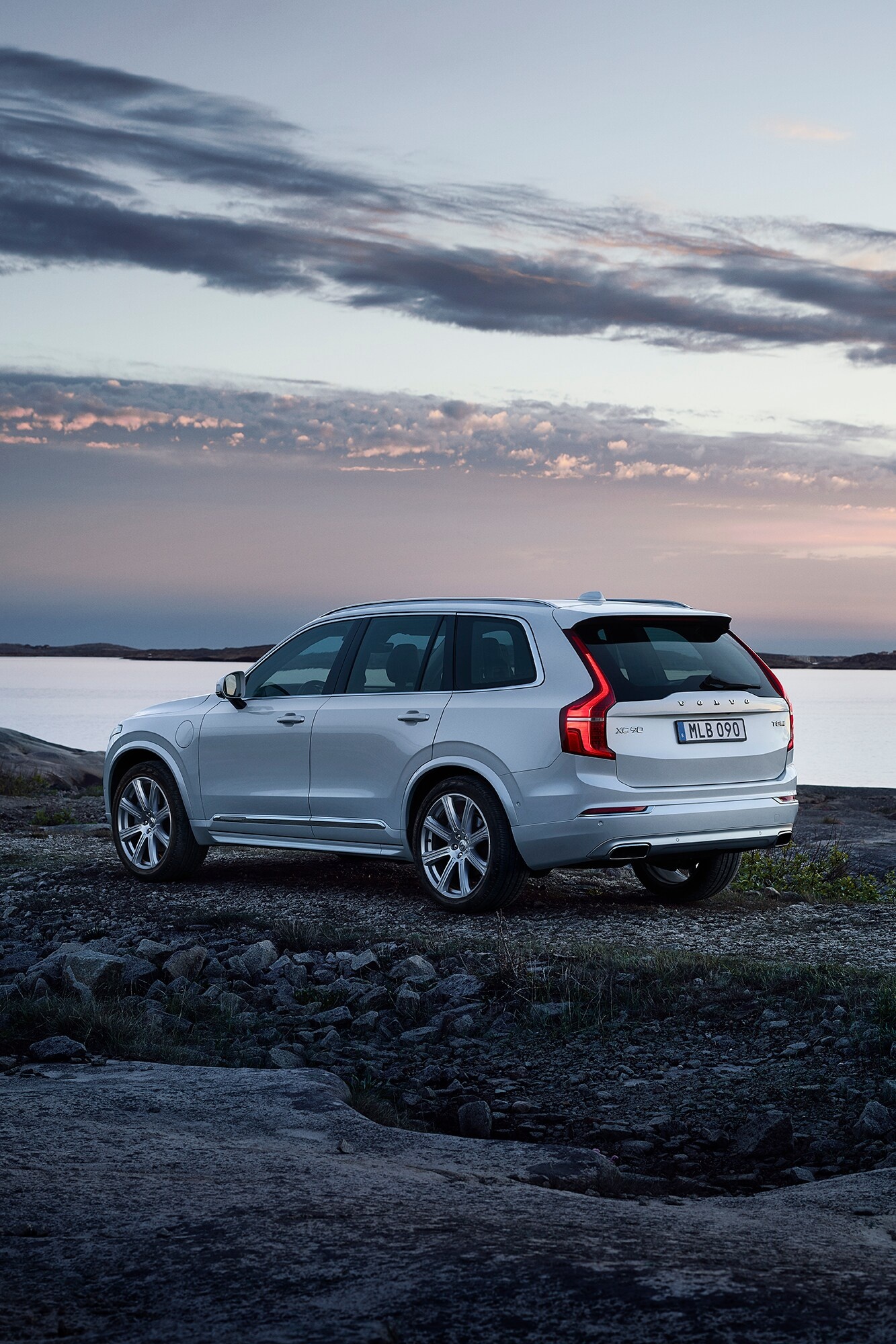 Volvo XC90, Volvo XC90 reviews, 1340x2000 HD Phone