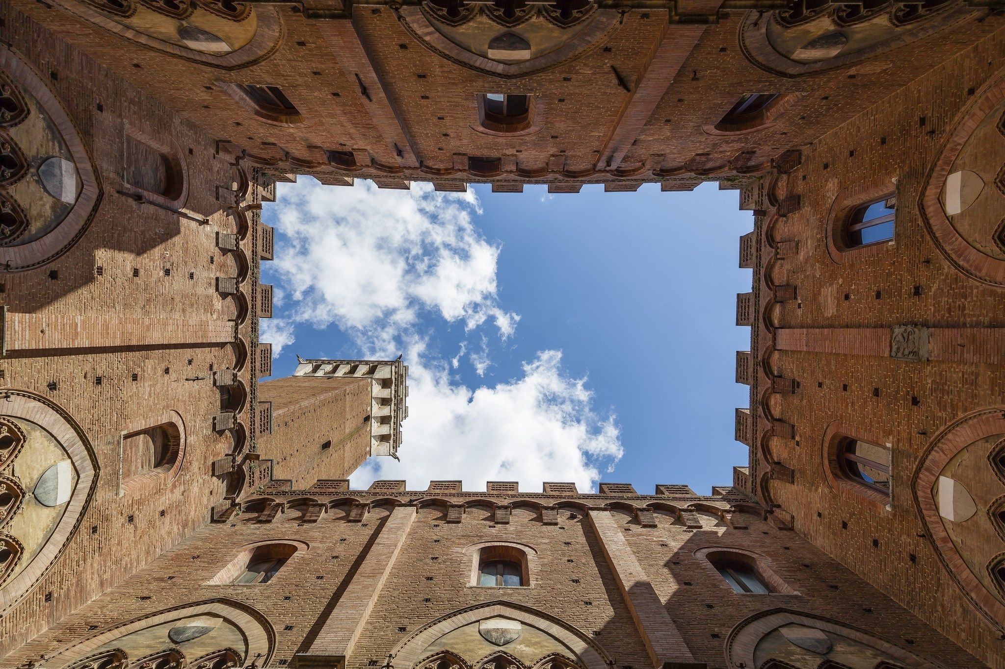 Siena's charm, Striking visuals, Eye-catching backdrop, Aesthetic delight, 2050x1370 HD Desktop