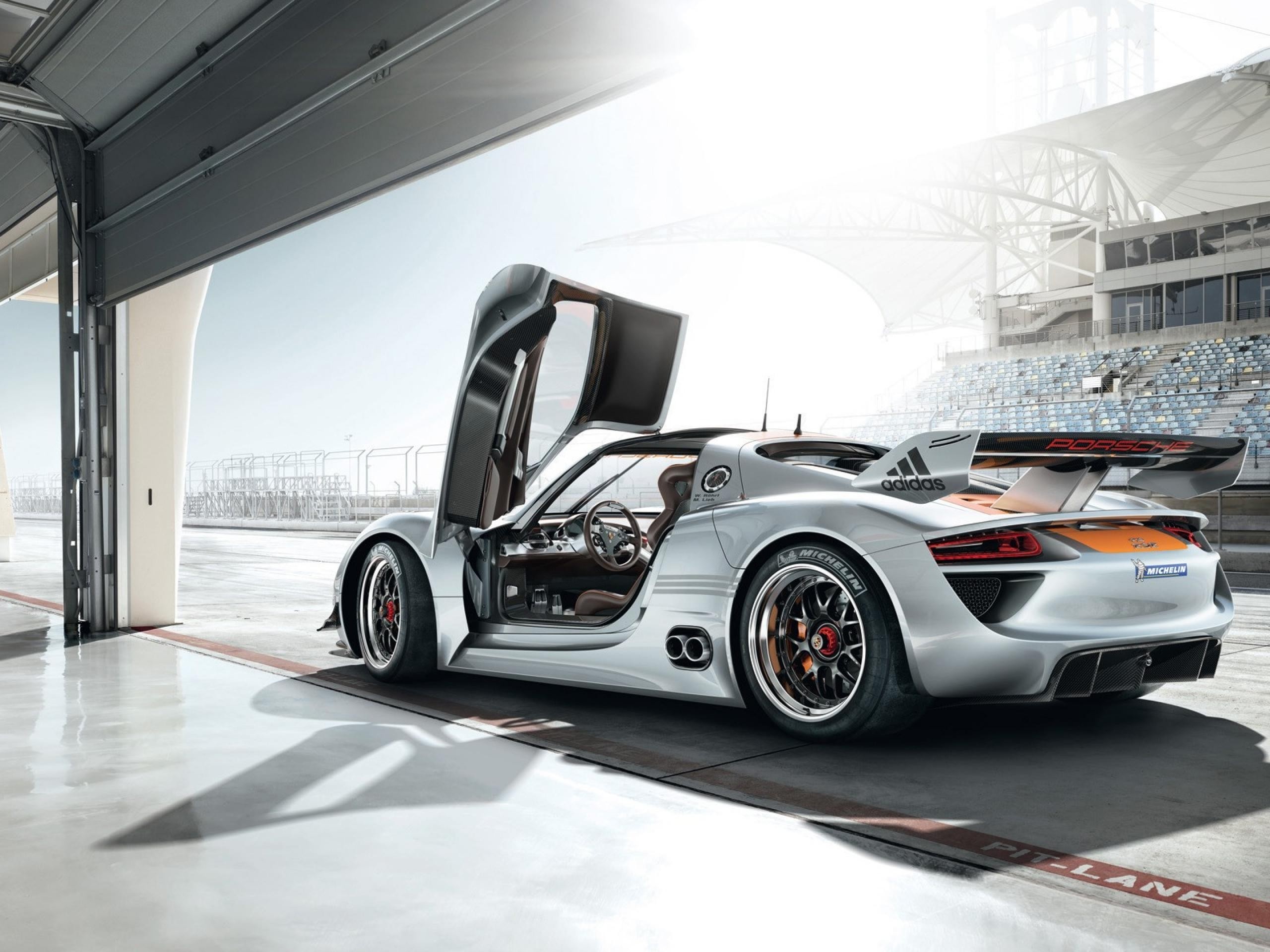 Porsche 918 RSR Concept, Racetrack pit garage, Open dihedral door, HD Desktop wallpaper