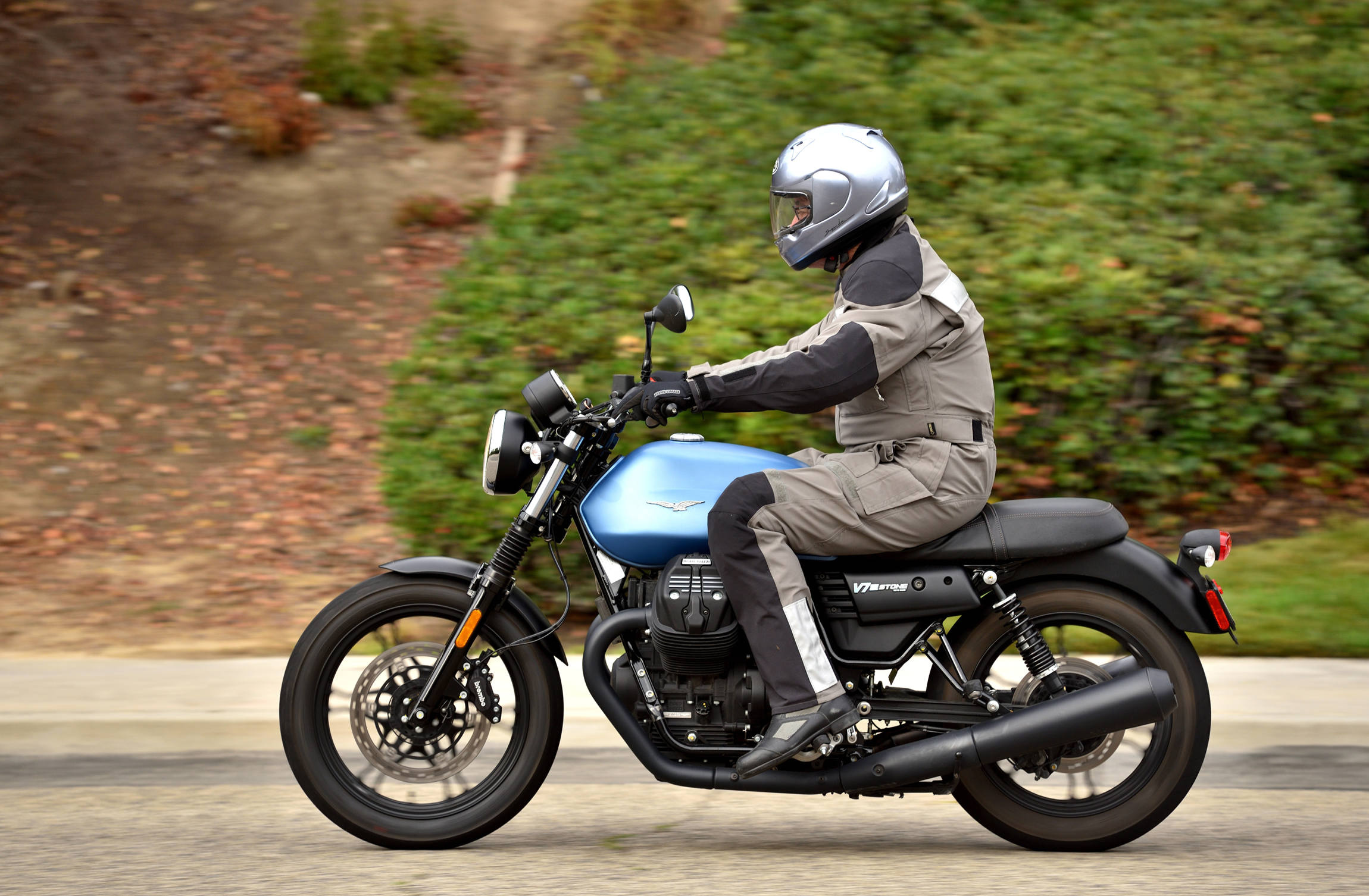 Moto Guzzi V7, 2017 Stone ride review, 2300x1510 HD Desktop
