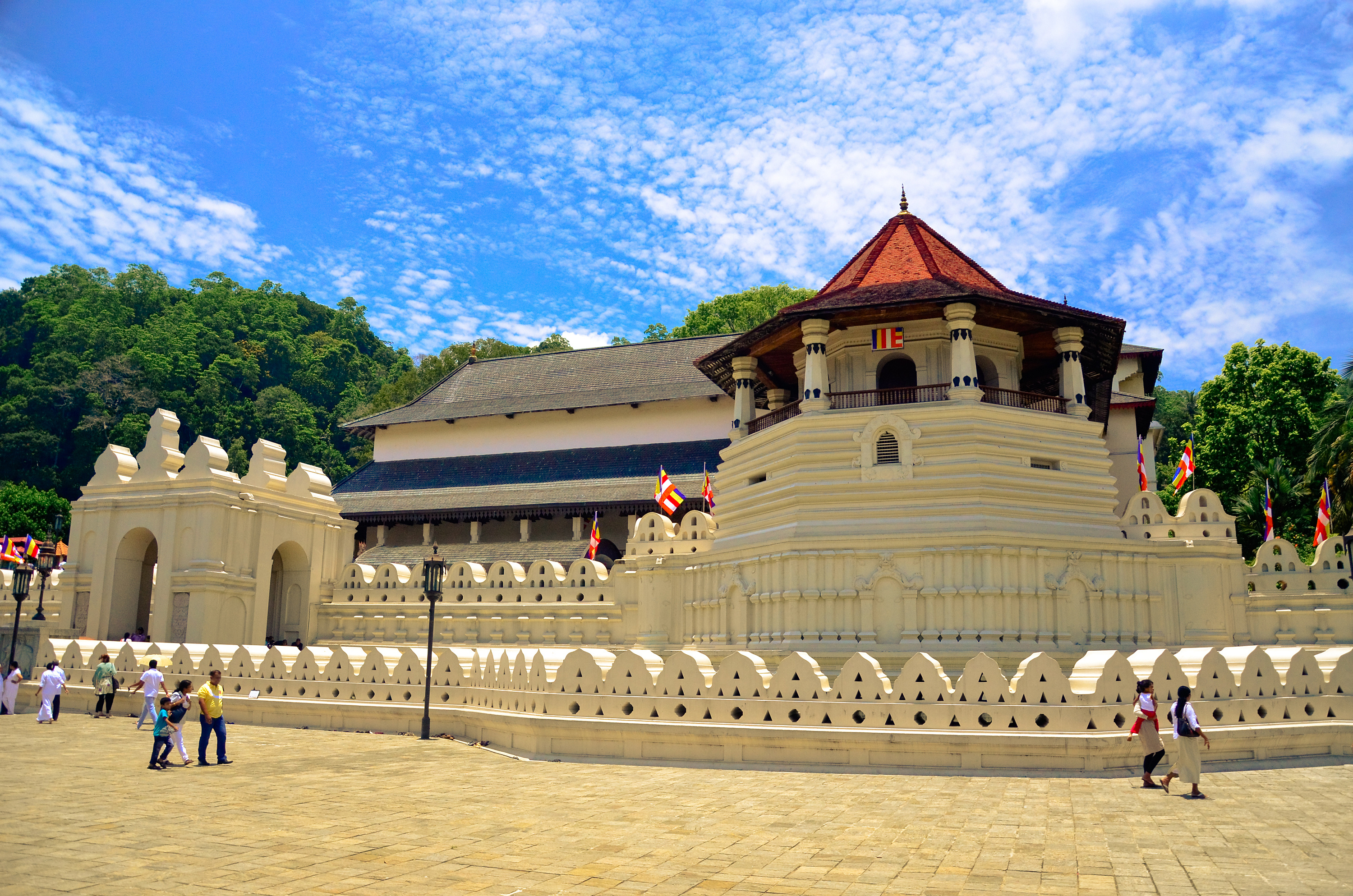 Temple of the Sacred Tooth Relic, Sri Lanka Wallpaper, 3000x1990 HD Desktop