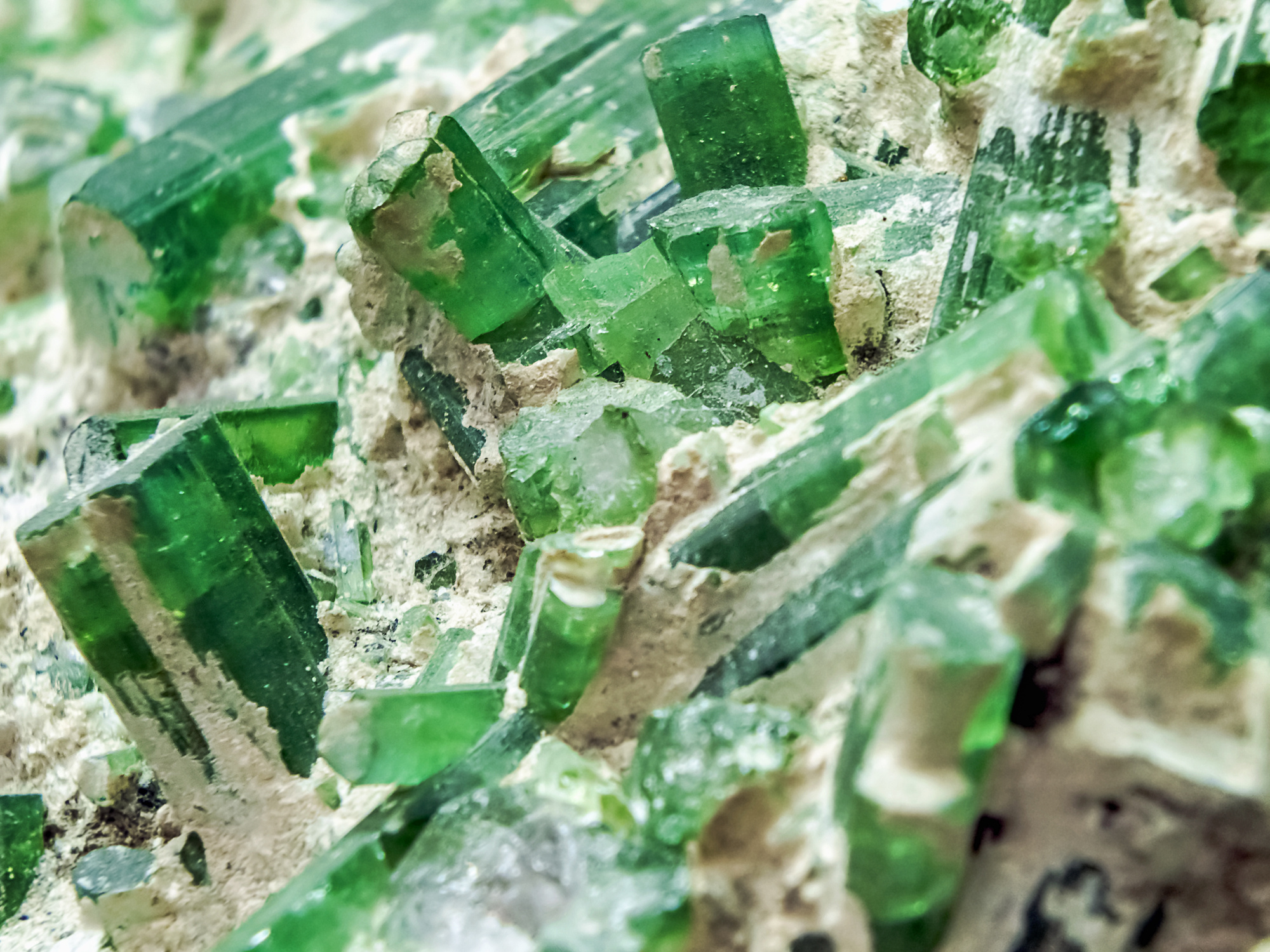 Tourmaline uses, Green tourmaline, Meanings, LovetoKnow, 2000x1500 HD Desktop