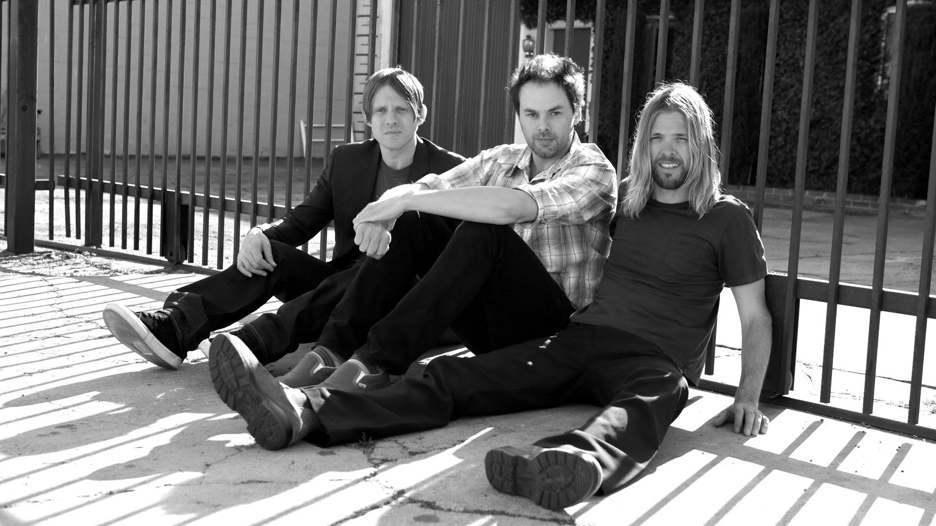 Taylor Hawkins, Coattail Riders, Street Fence, Daylight, 1920x1080 Full HD Desktop