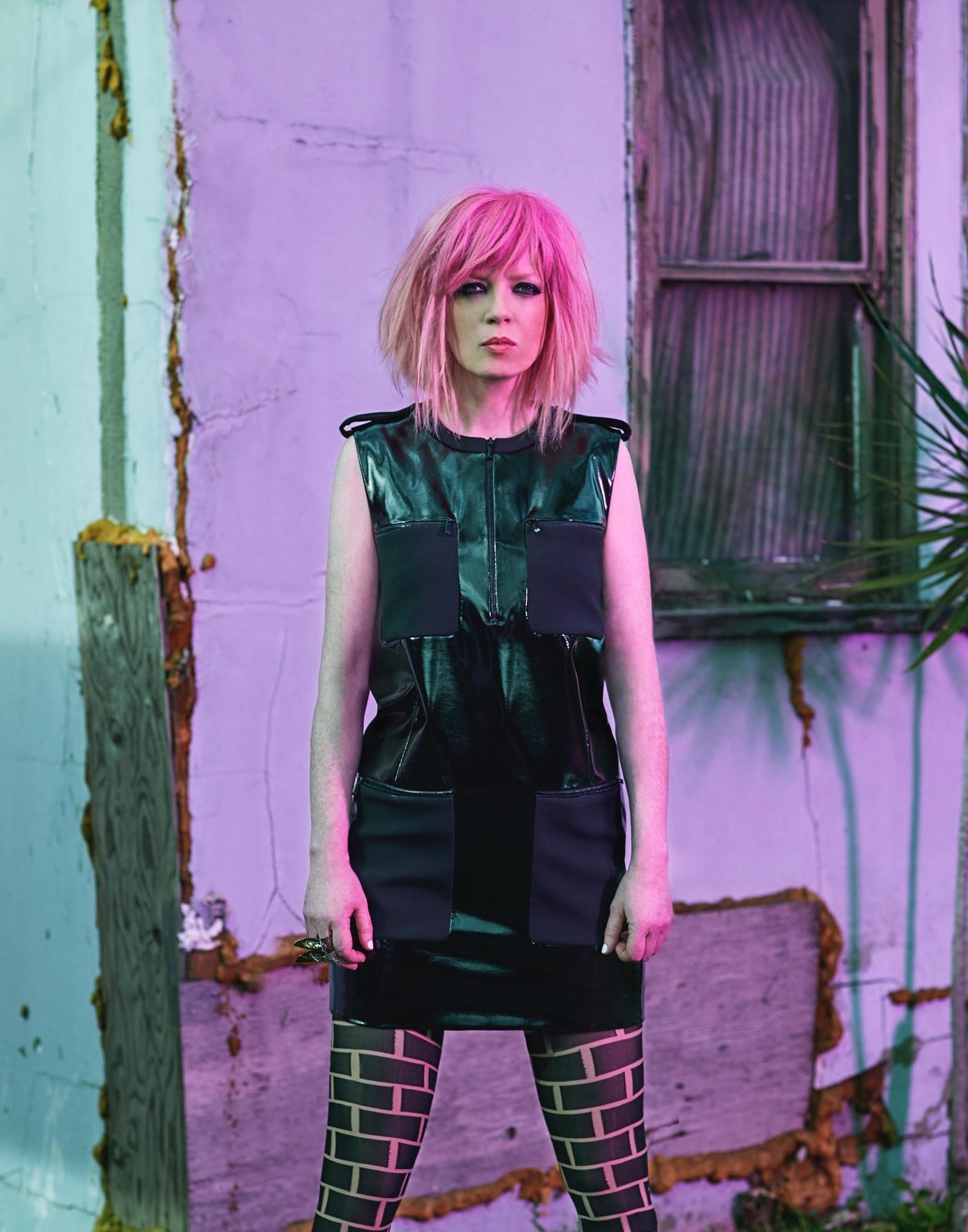 Garbage band, Shirley Manson, Plays a game of, Related to Garbage, 1600x2040 HD Phone