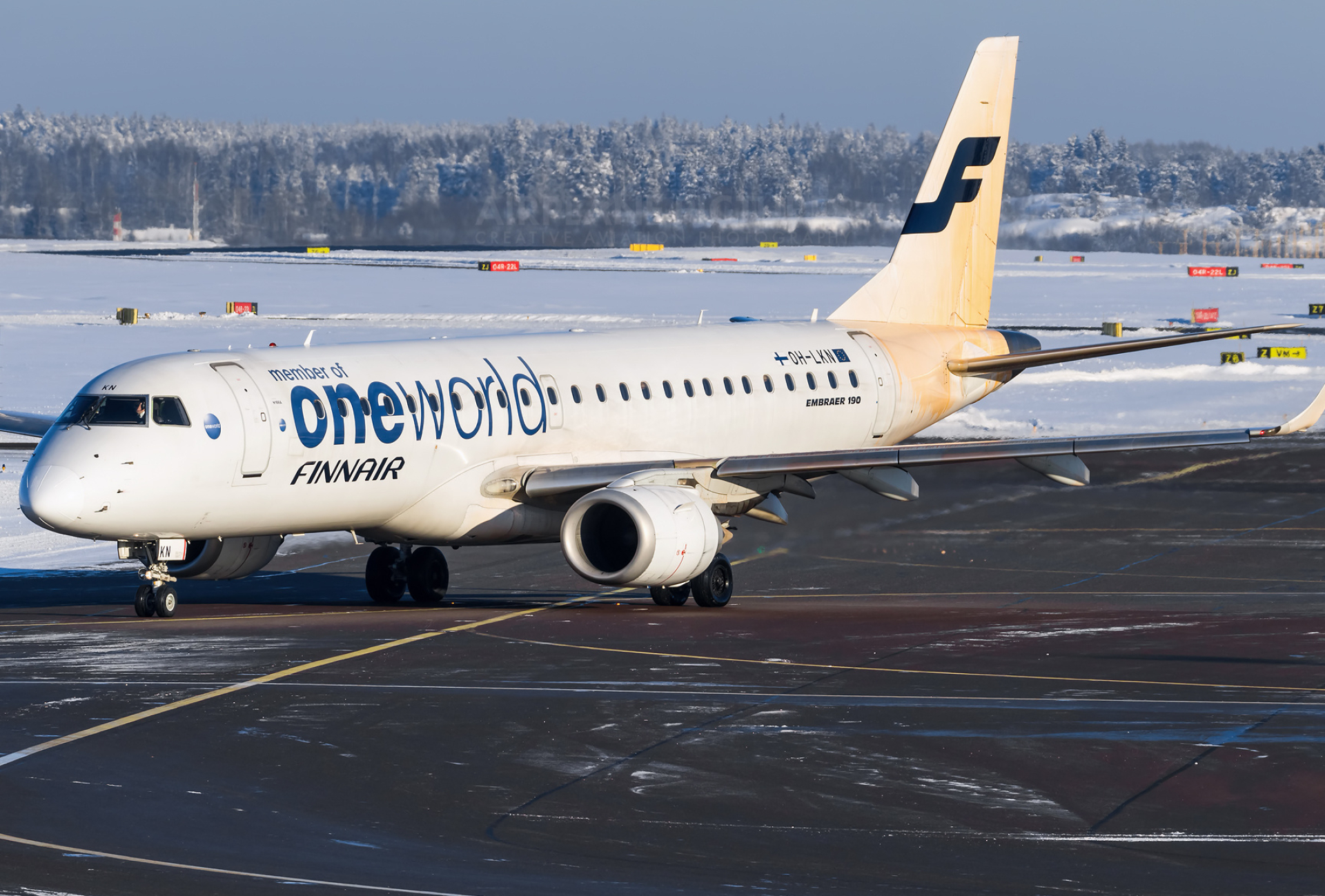 Embraer 190, Helsinki Vantaa Airport, Finnair, 1920x1300 HD Desktop