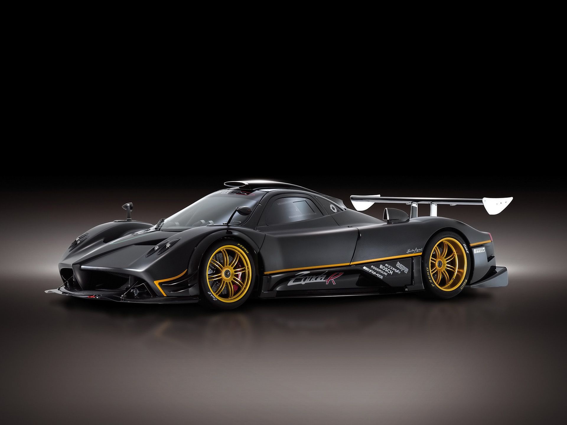 Pagani Zonda R, gold multi-spoke wheels, black studio backdrop, HD Desktop wallpaper