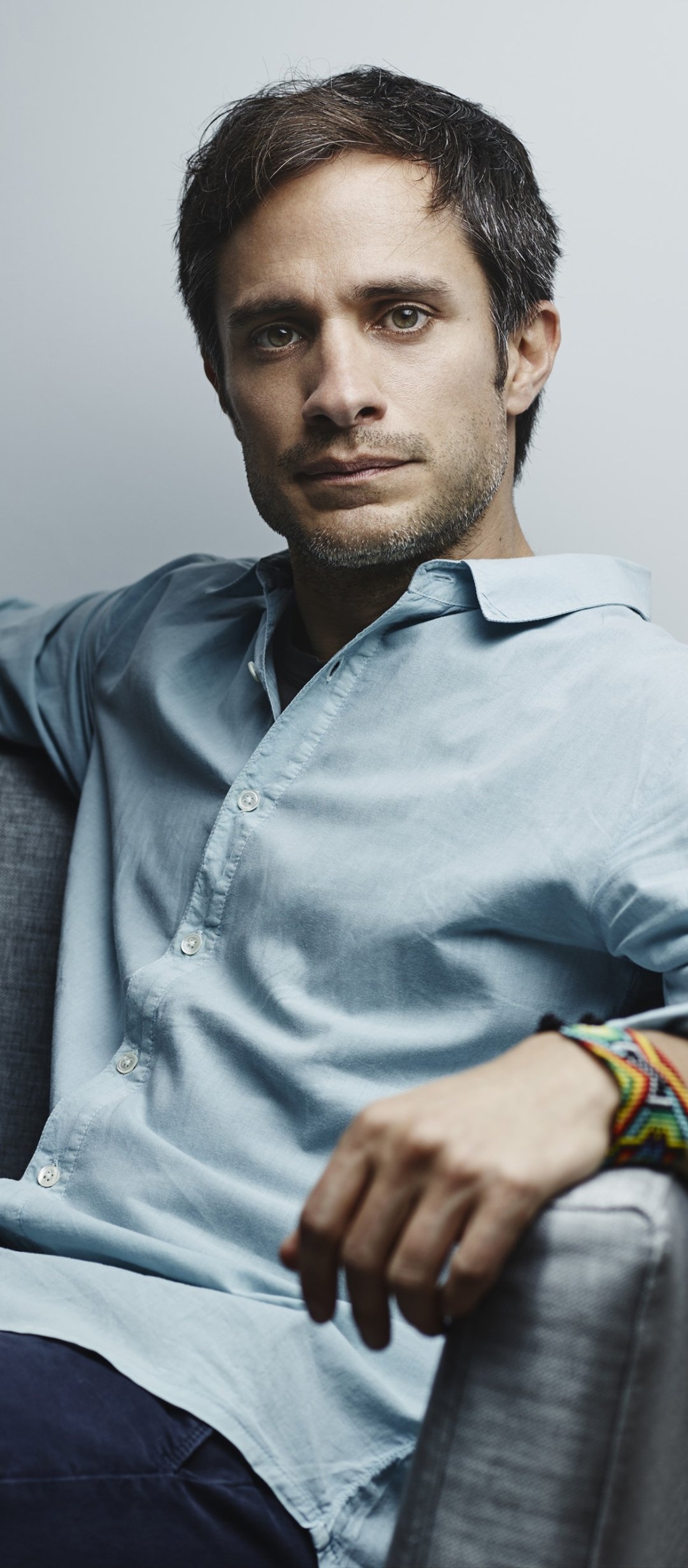 Gael Garcia Bernal, Celebrity status, Rising star, Talented actor, 1080x2460 HD Phone