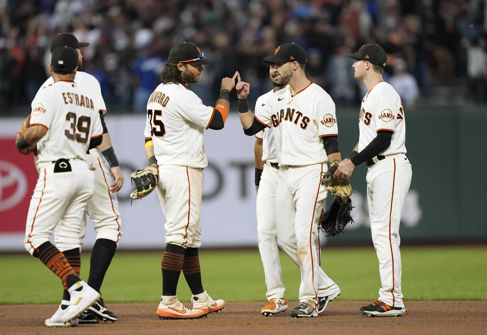 San Francisco Giants, Sports team, Twitter account, Rival victory, 2050x1410 HD Desktop