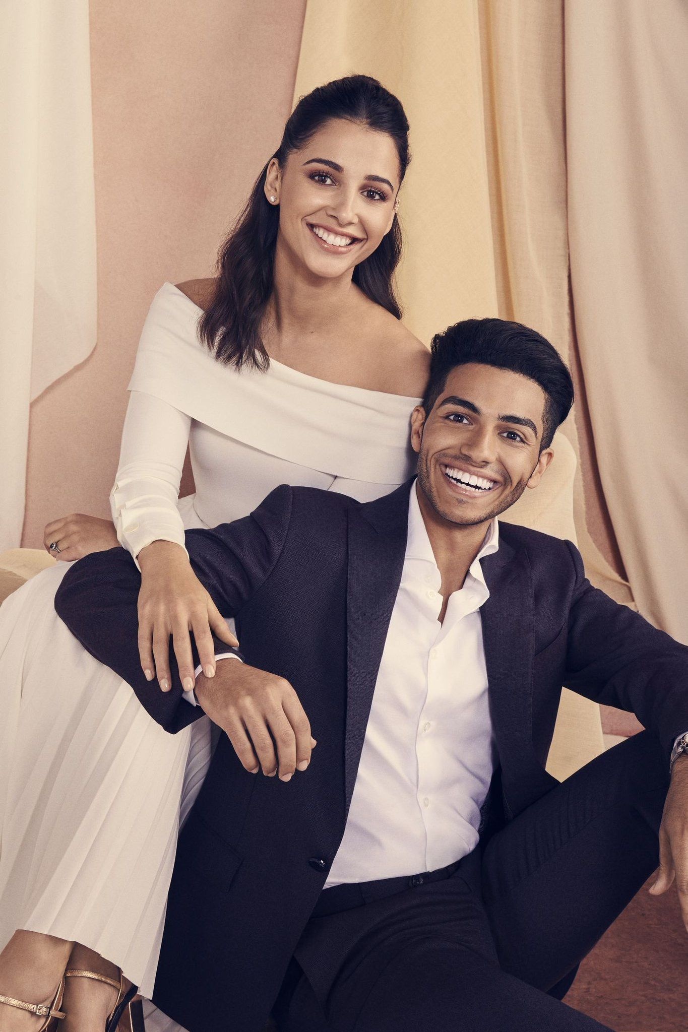 Mena Massoud, Naomi Scott, Disney Aladdin, Aladdin film, 1370x2050 HD Phone