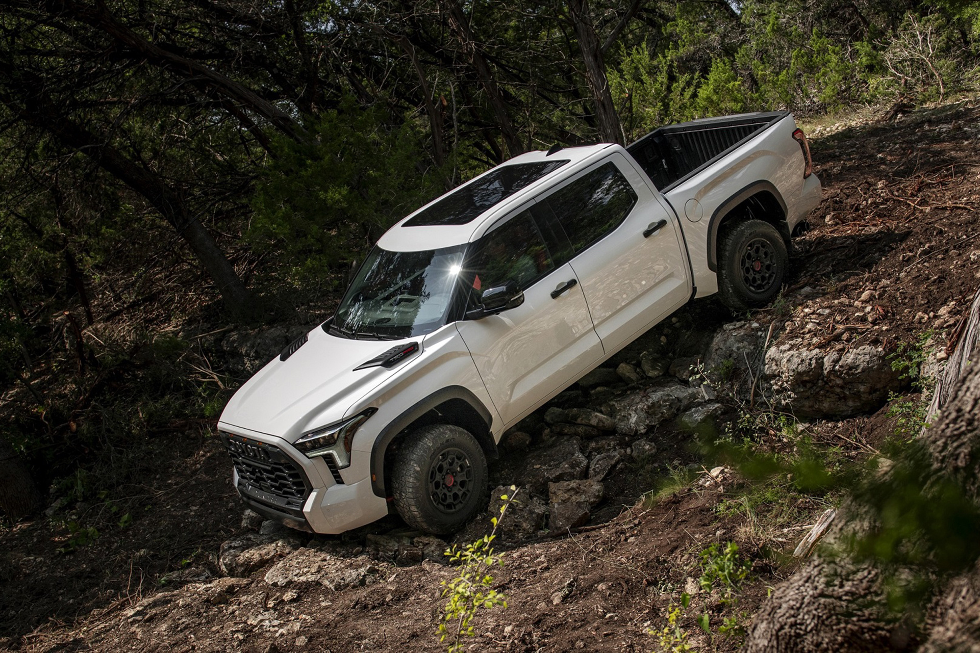 Extreme Descent, Toyota Tundra Wallpaper, 1930x1290 HD Desktop