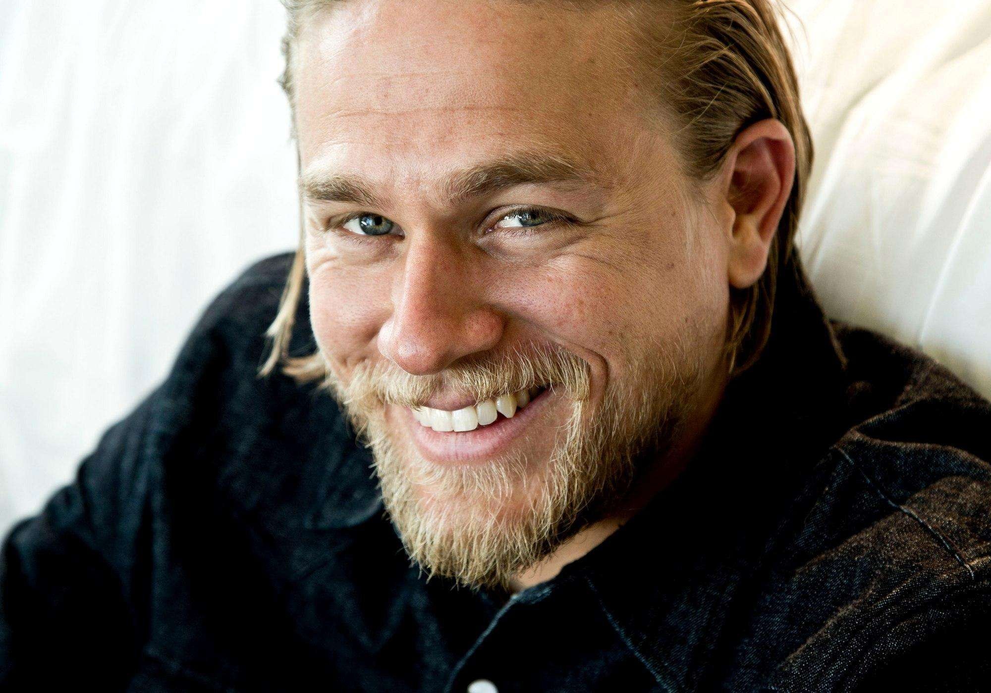 Charlie Hunnam, Movies, Wallpapers, Backgrounds, 2000x1400 HD Desktop