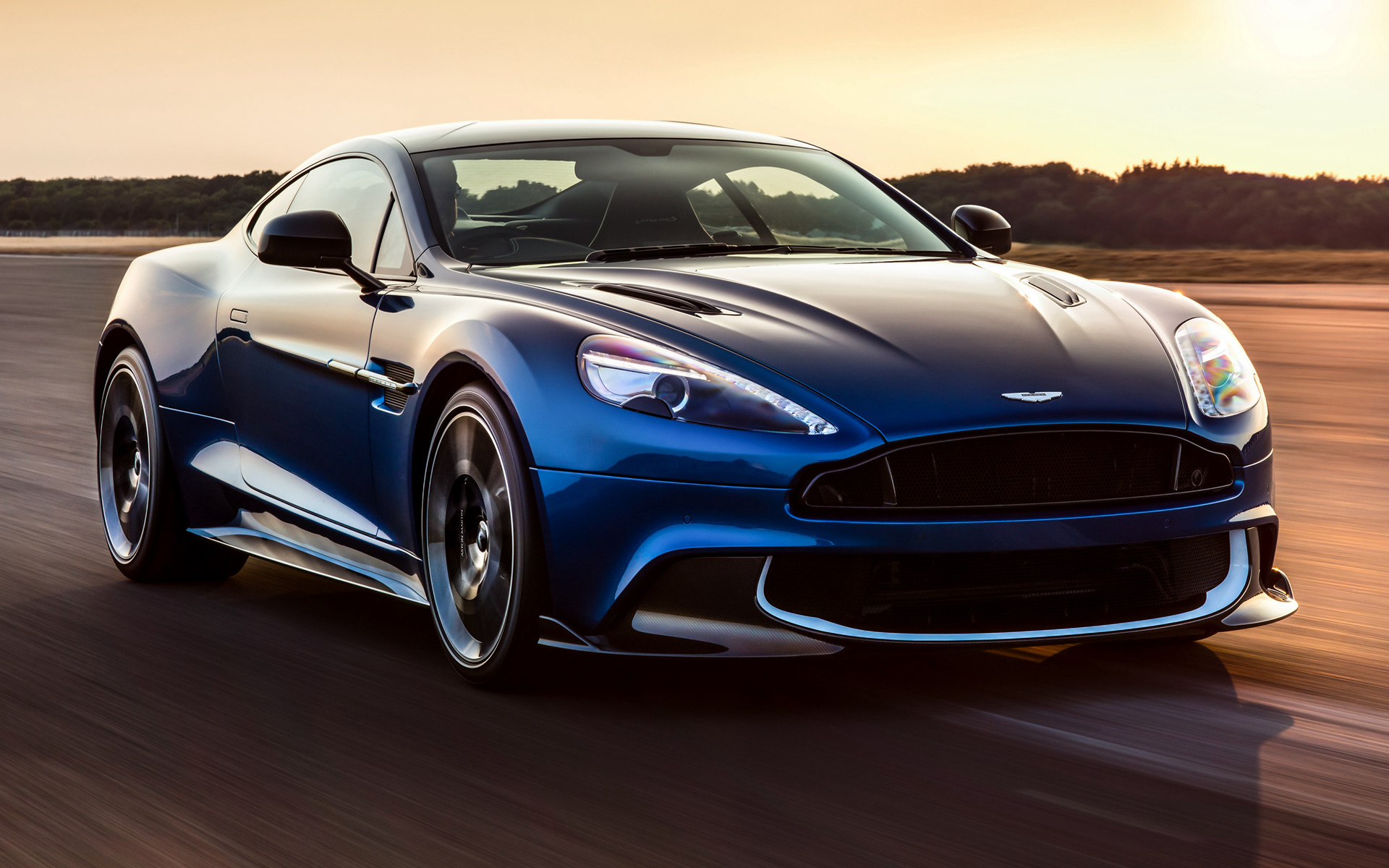 Aston Martin Vanquish, Luxurious grand tourer, Iconic design, Thrilling performance, 1920x1200 HD Desktop