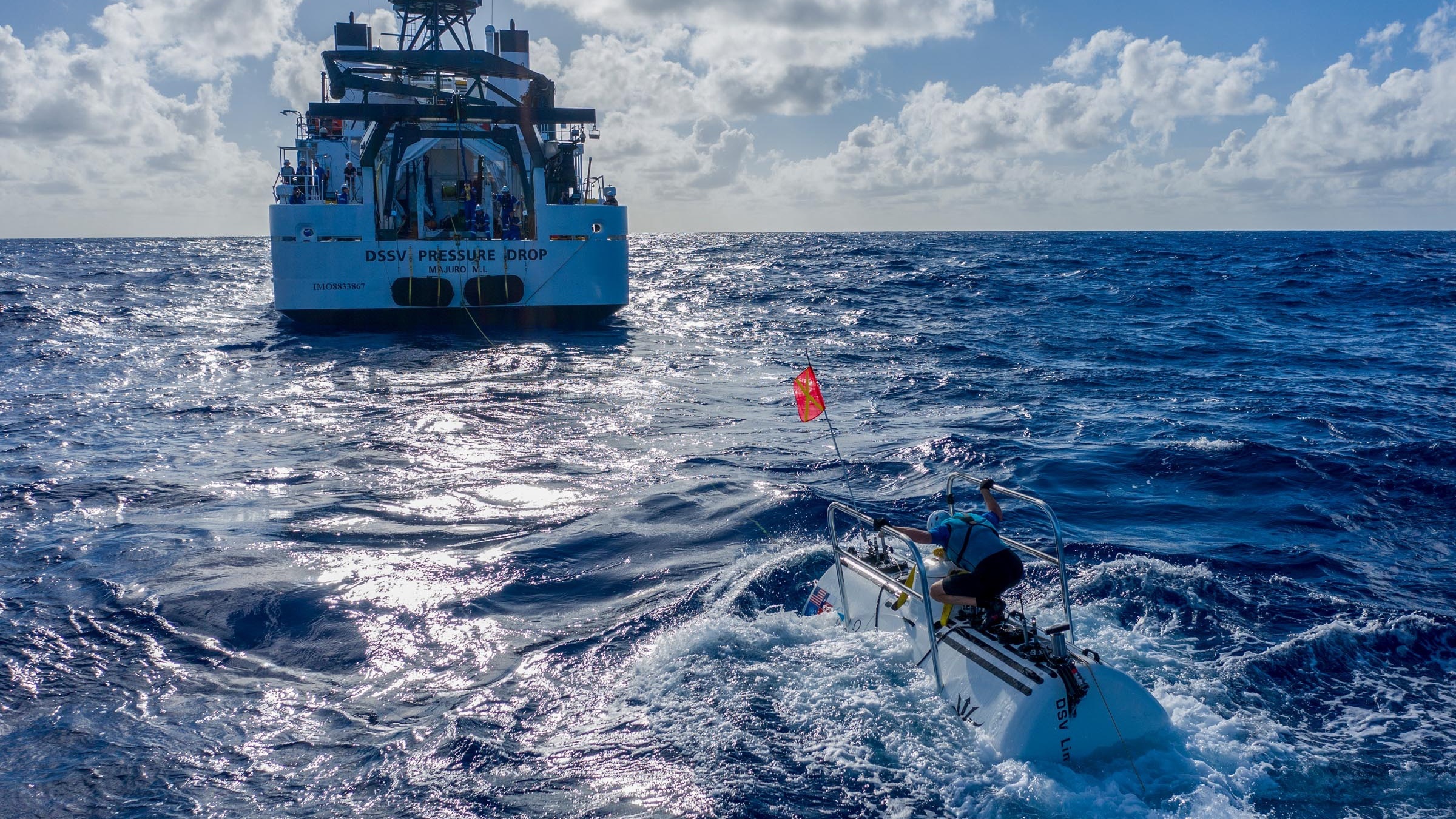 Mariana Trench Exploration, New species discovery, Ocean research, Record-breaking dive, 2400x1350 HD Desktop
