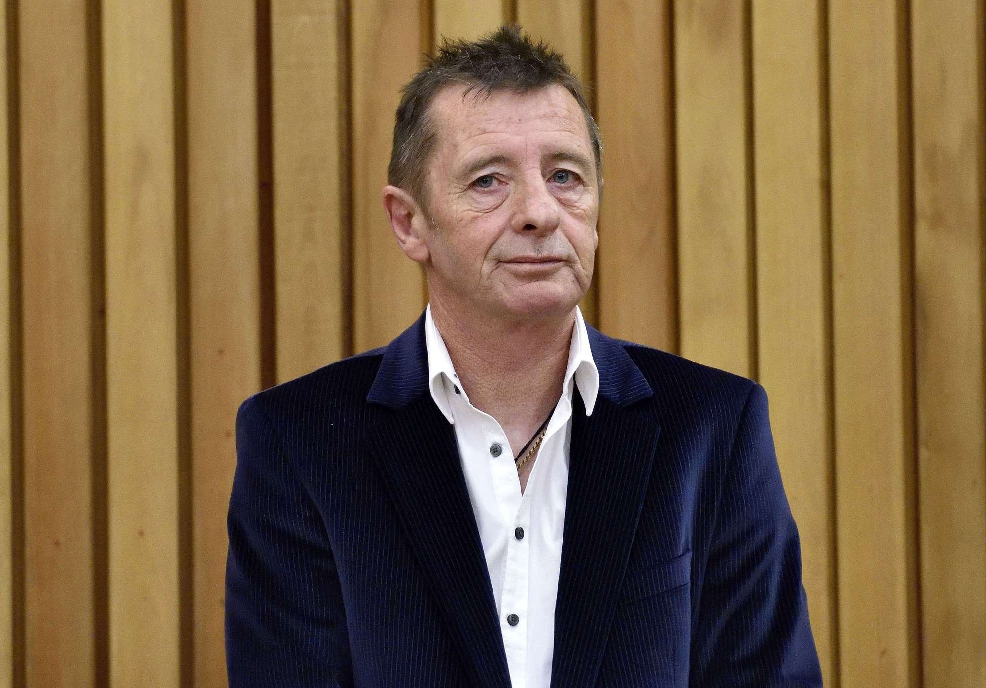 Phil Rudd, Averted prison sentence, New Zealand, Panorama, 2000x1400 HD Desktop