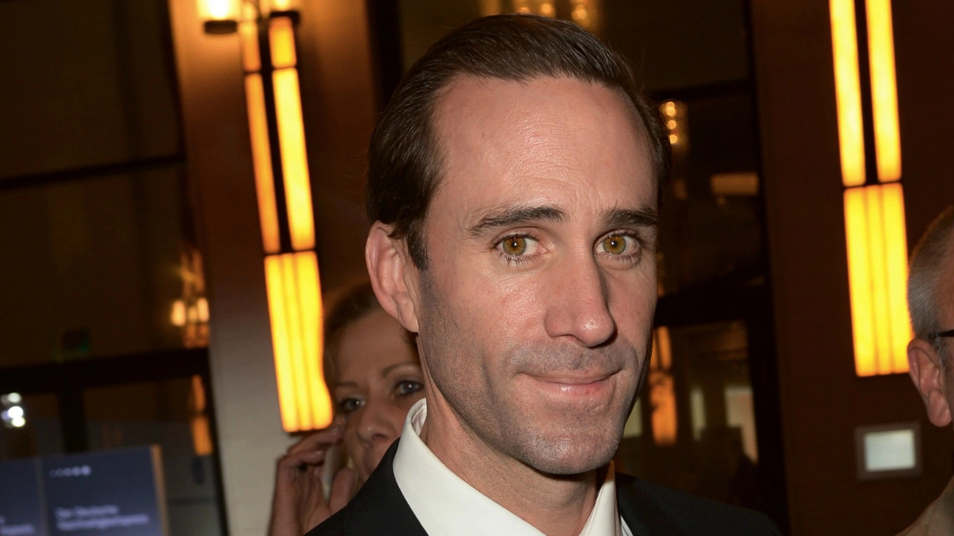 Joseph Fiennes, Defending Michael Jackson role, Actor's perspective, 1920x1080 Full HD Desktop