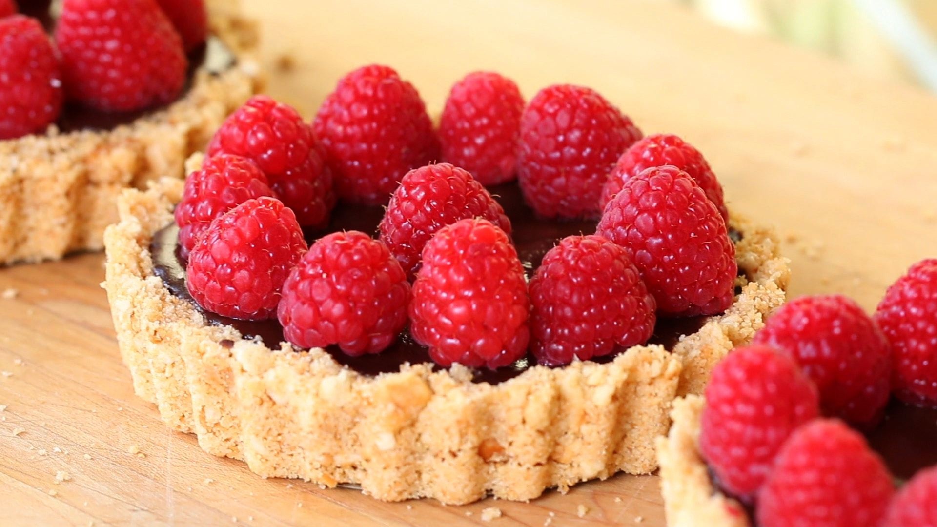 Raspberry chocolate tart, No-bake recipe by Buona Pappa, Decadent and luscious, Perfectly balanced sweetness, 1920x1080 Full HD Desktop