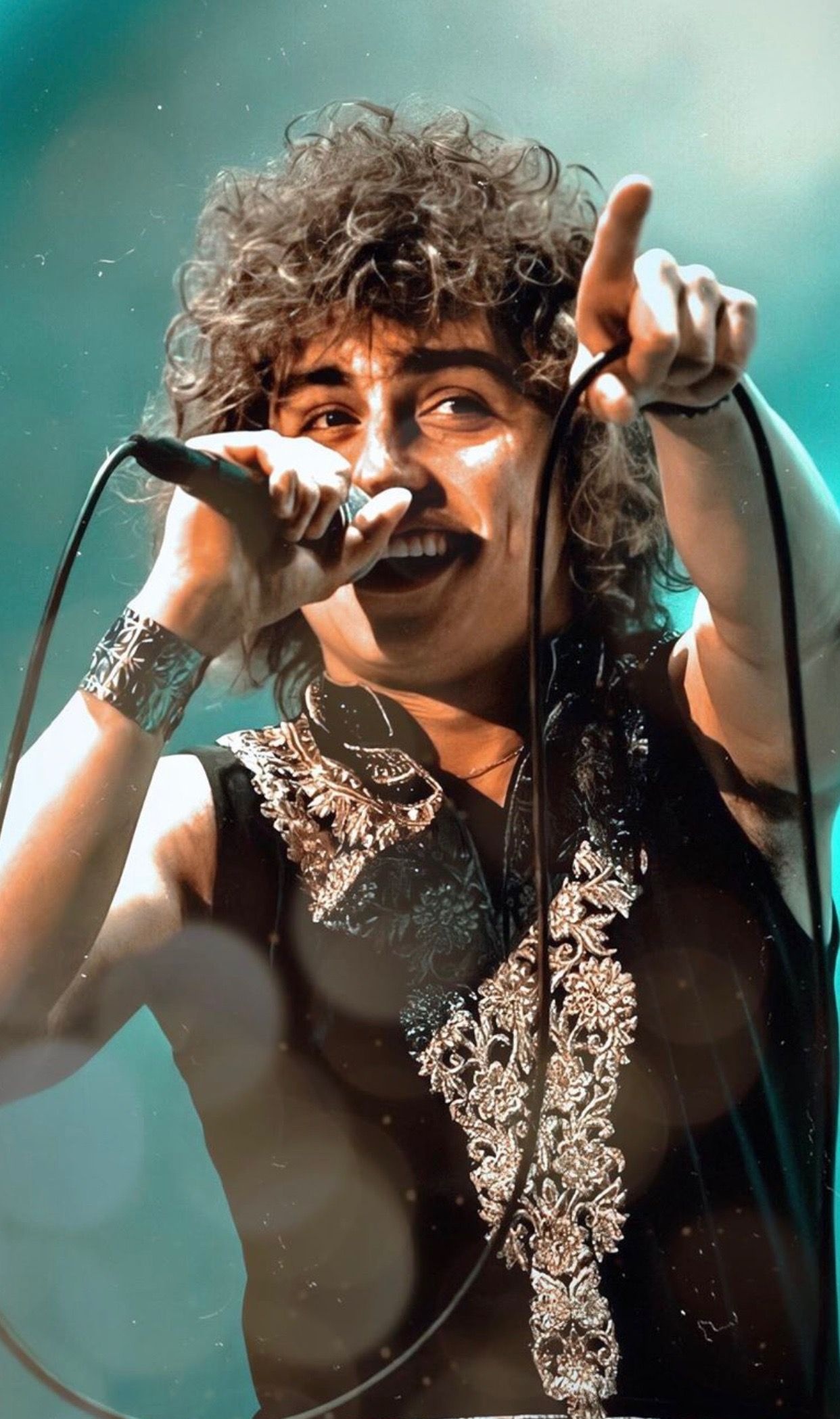 Greta Van Fleet singer, Josh Kiszka, Beautiful smile, 1250x2100 HD Phone