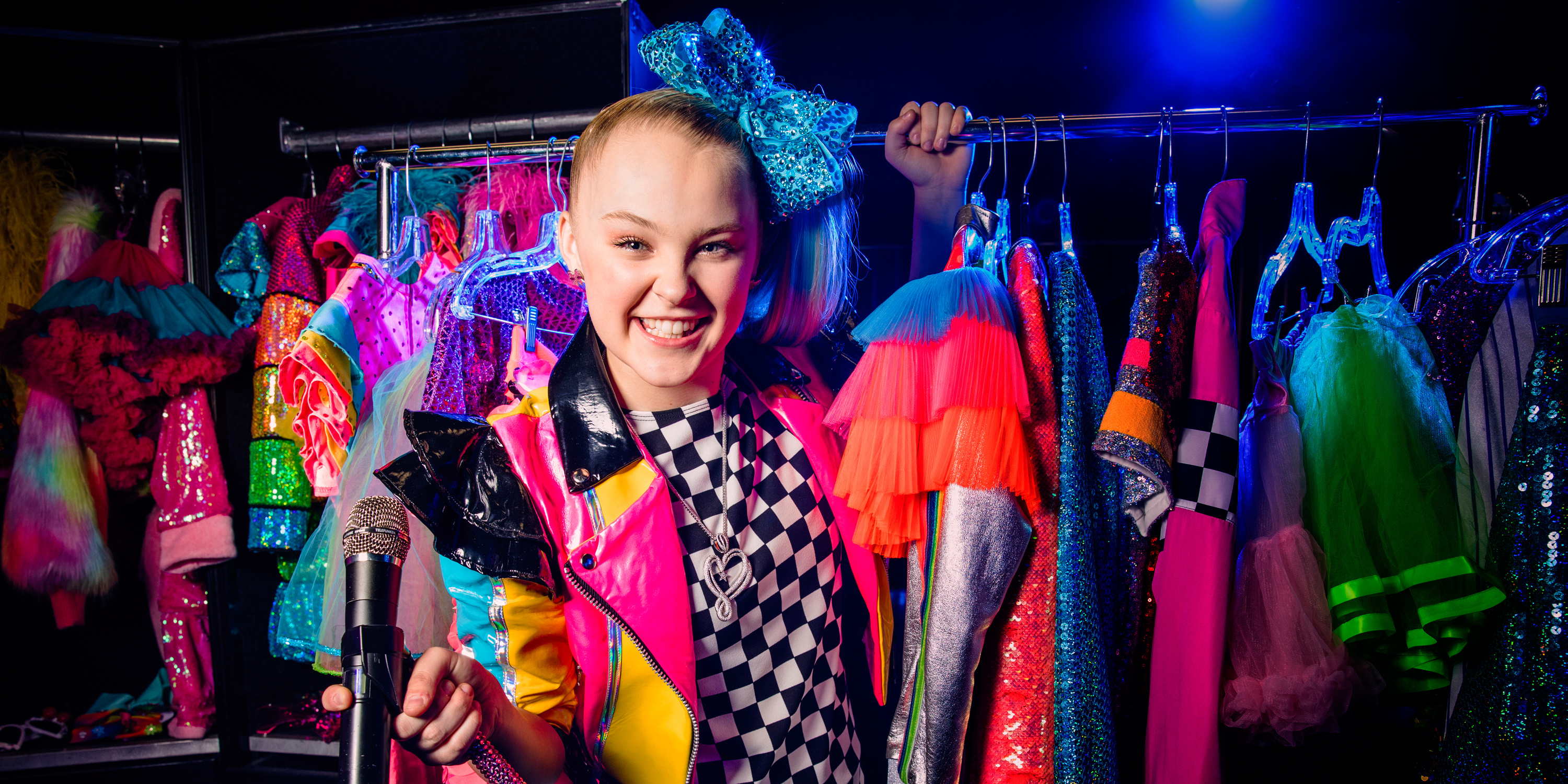 Inside YouTube superstar JoJo Siwa, Glitter-covered empire, 3000x1500 Dual Screen Desktop