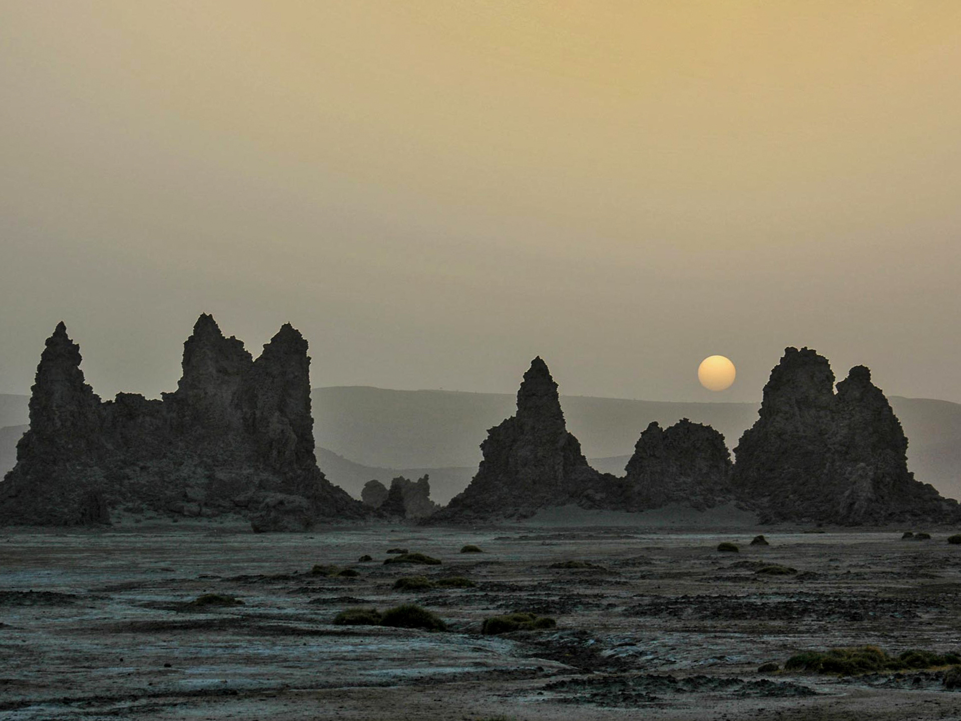 Discover Djibouti, Unique Destination, African Charm, Exotic Adventures, 1920x1440 HD Desktop